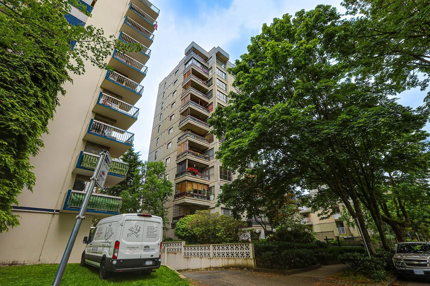 202 1165 Burnaby Street