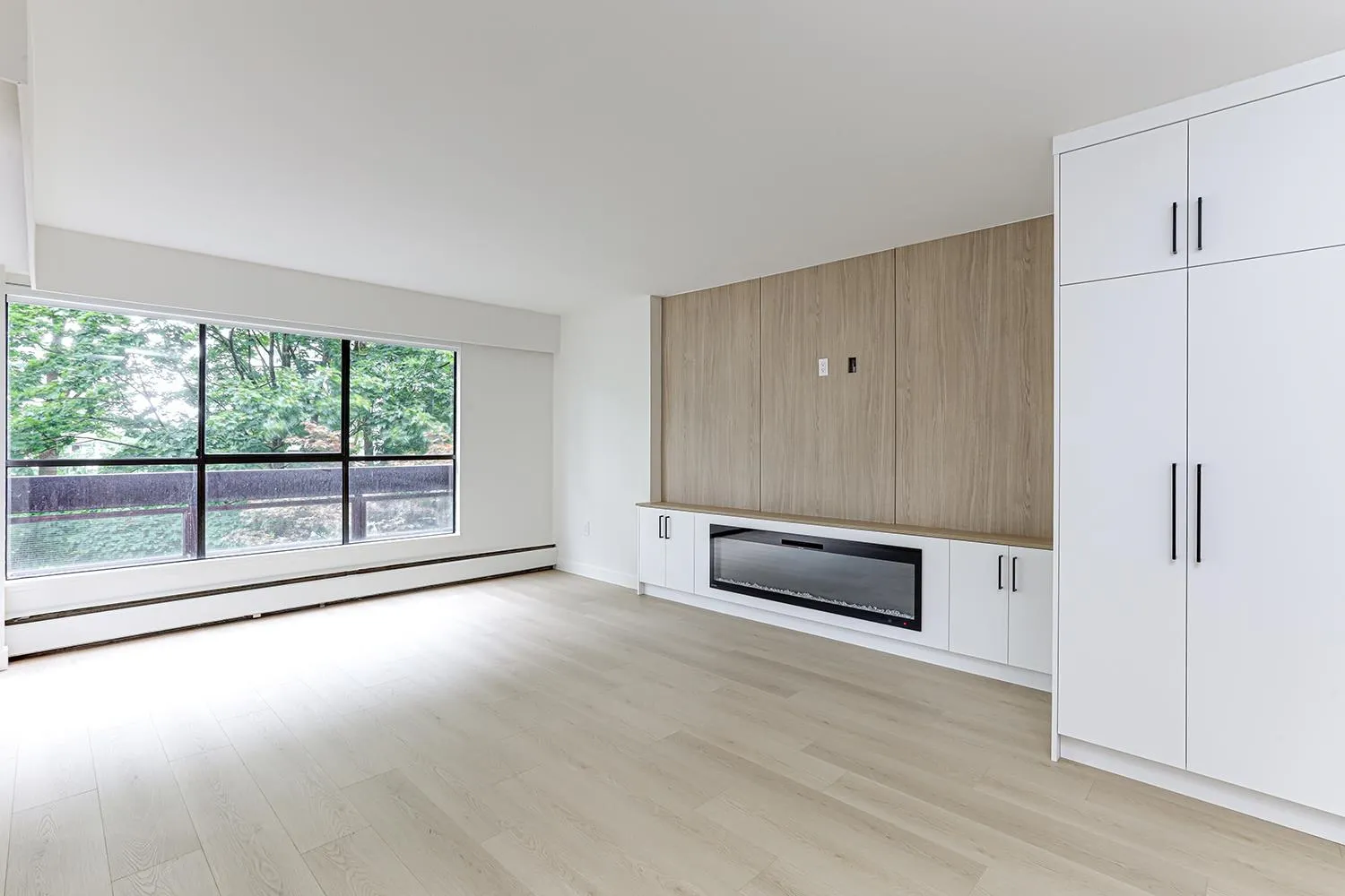 202 1165 Burnaby Street