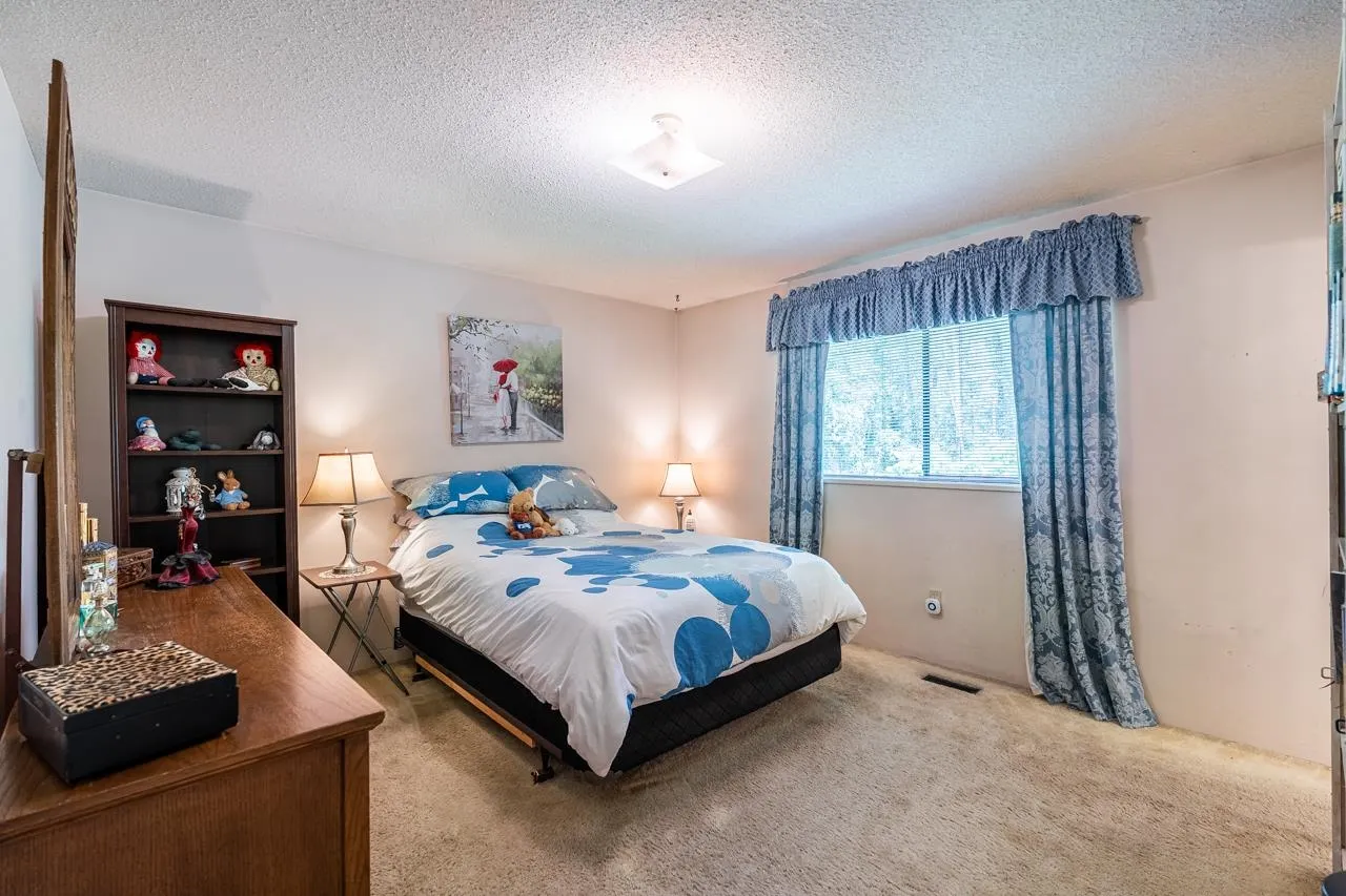 13575 Crestview Drive