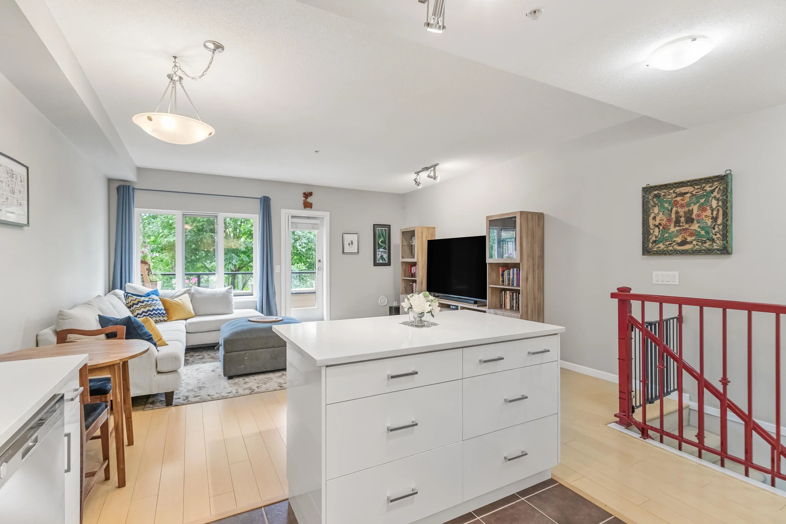 109 160 Shoreline Circle