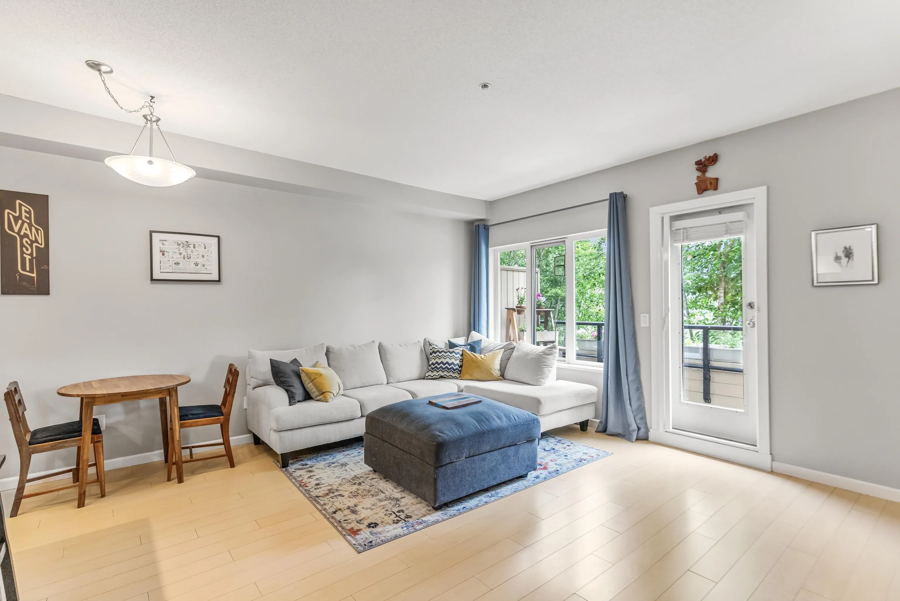 109 160 Shoreline Circle