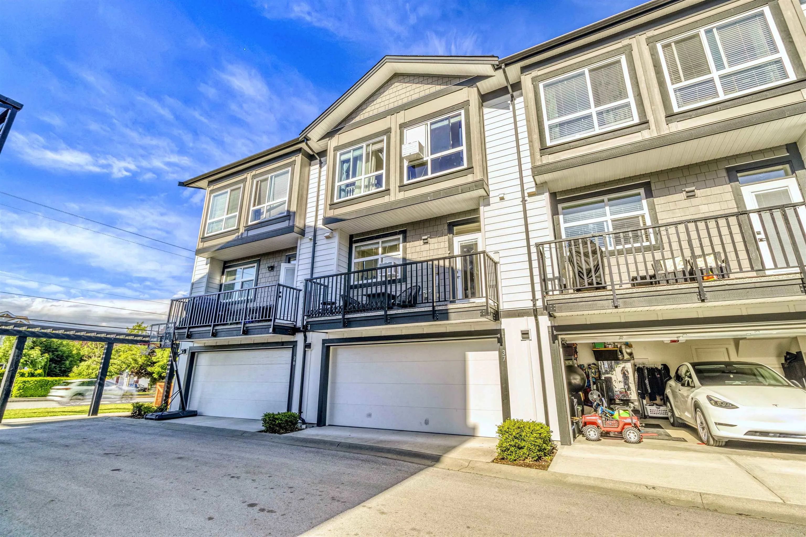 37 19255 Aloha Drive