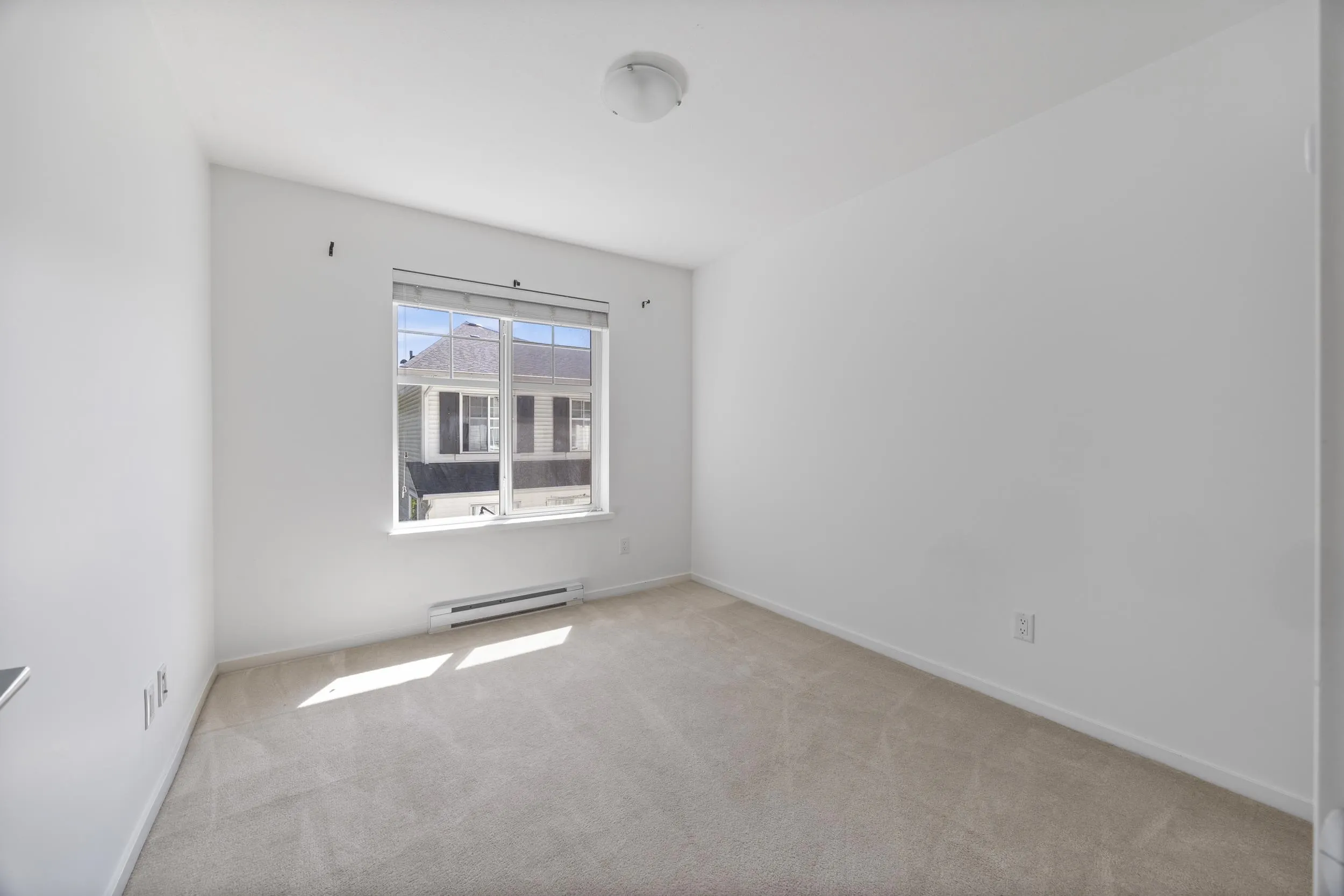 15 10433 158 Street