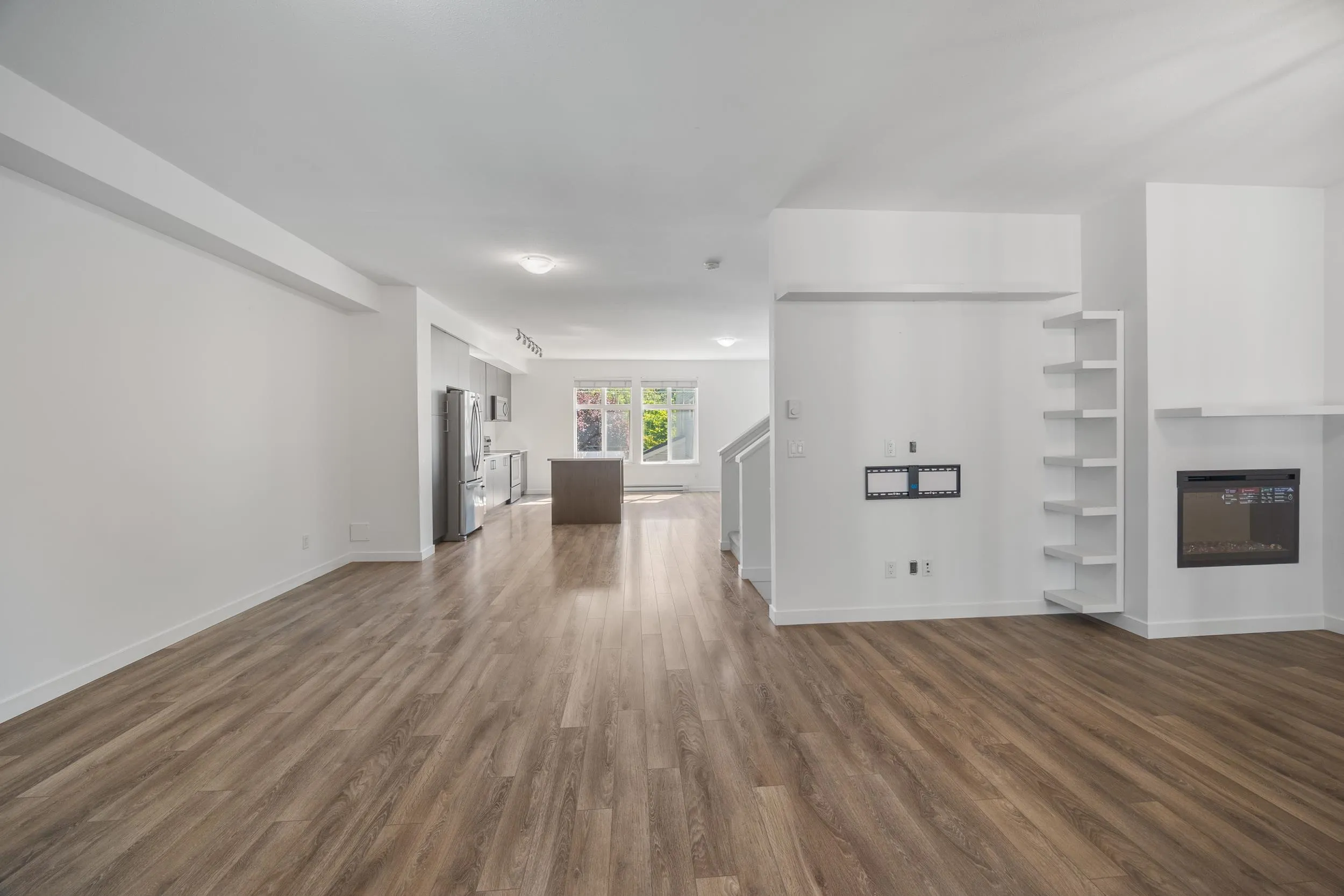 15 10433 158 Street