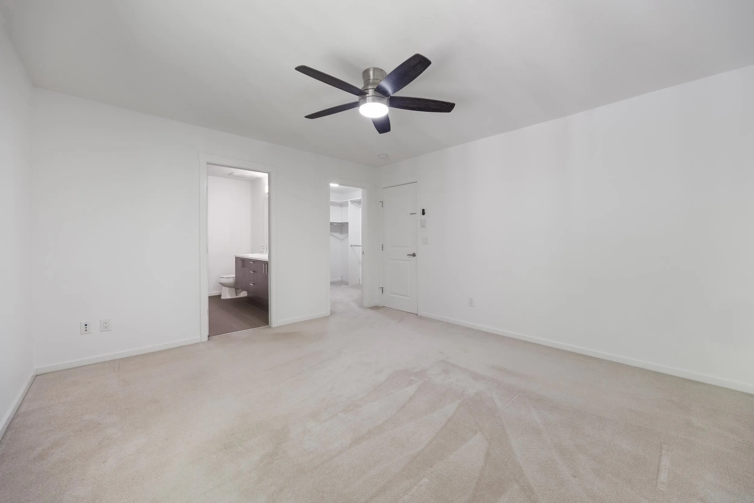 15 10433 158 Street