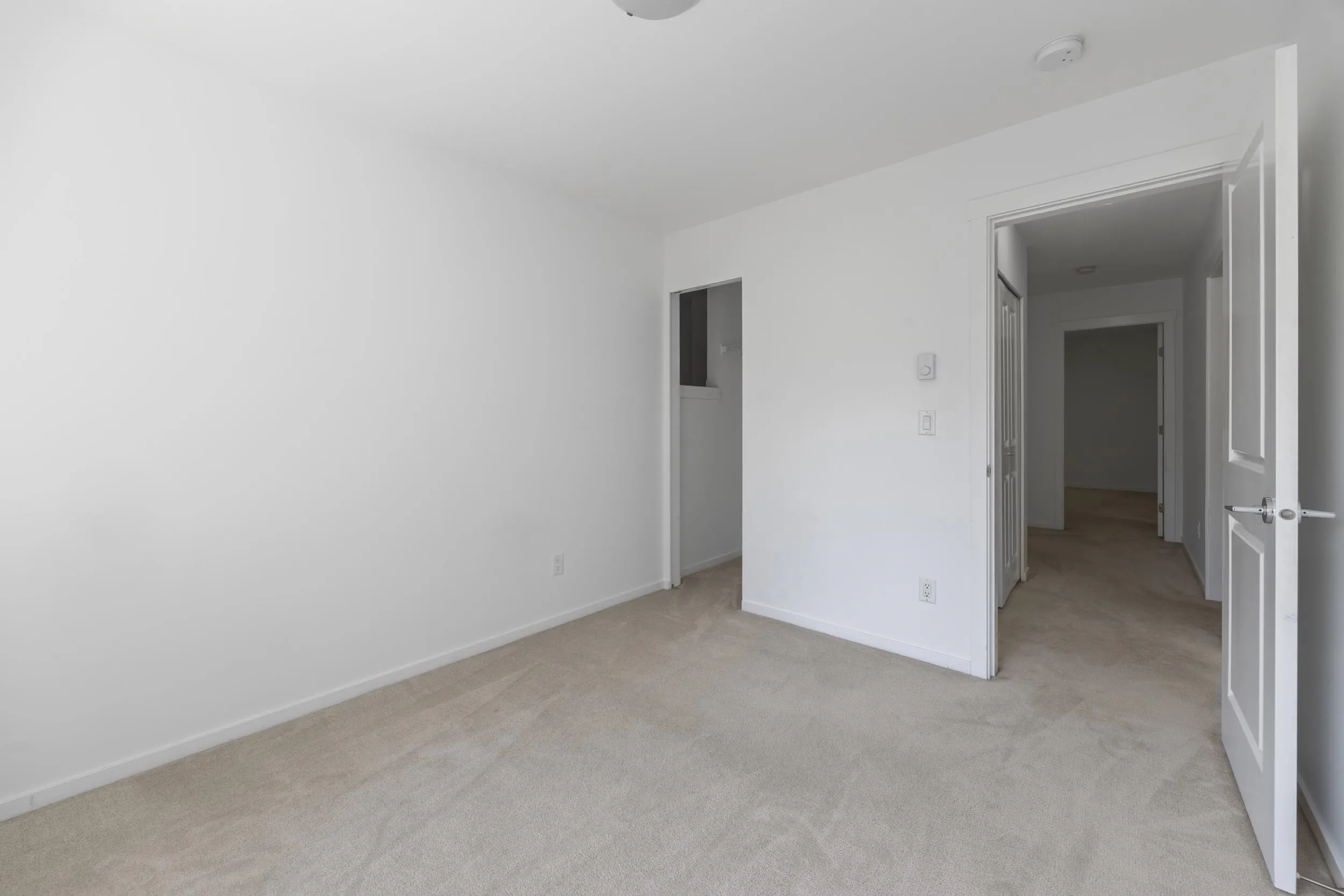 15 10433 158 Street