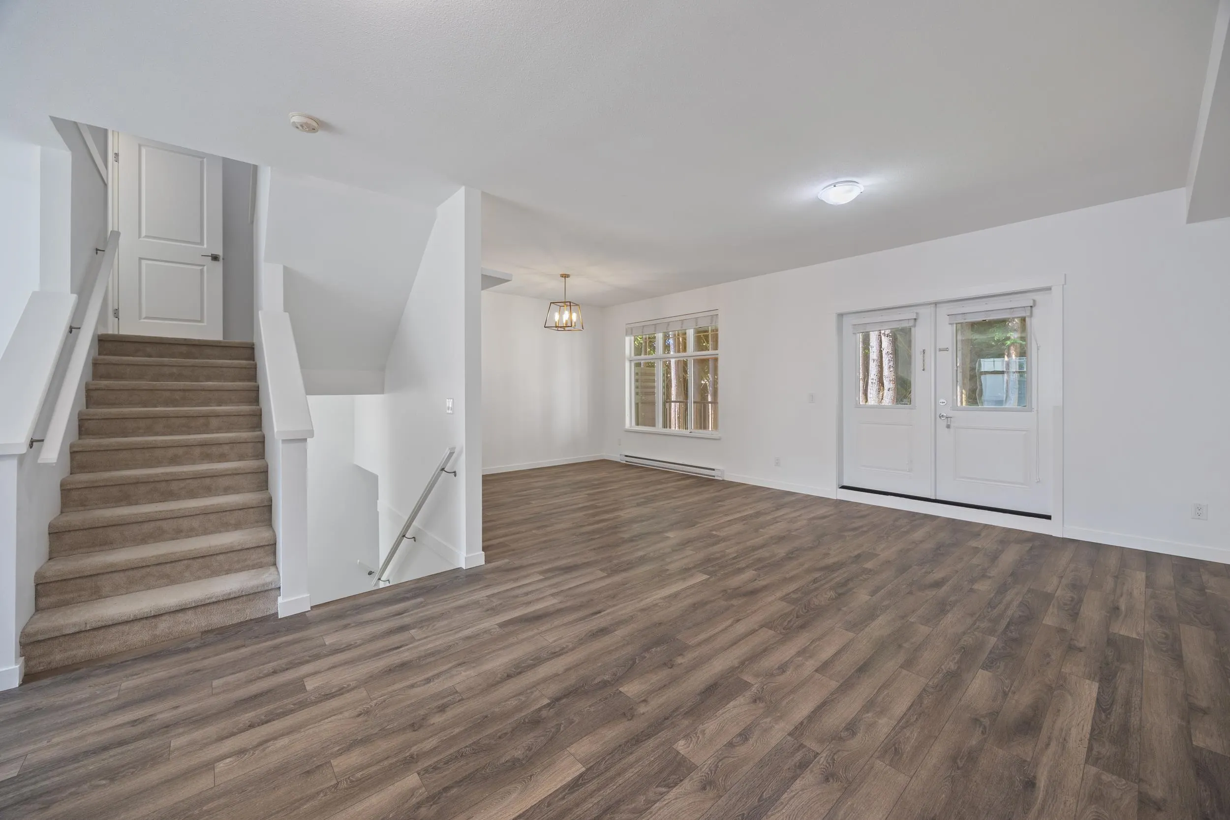 15 10433 158 Street