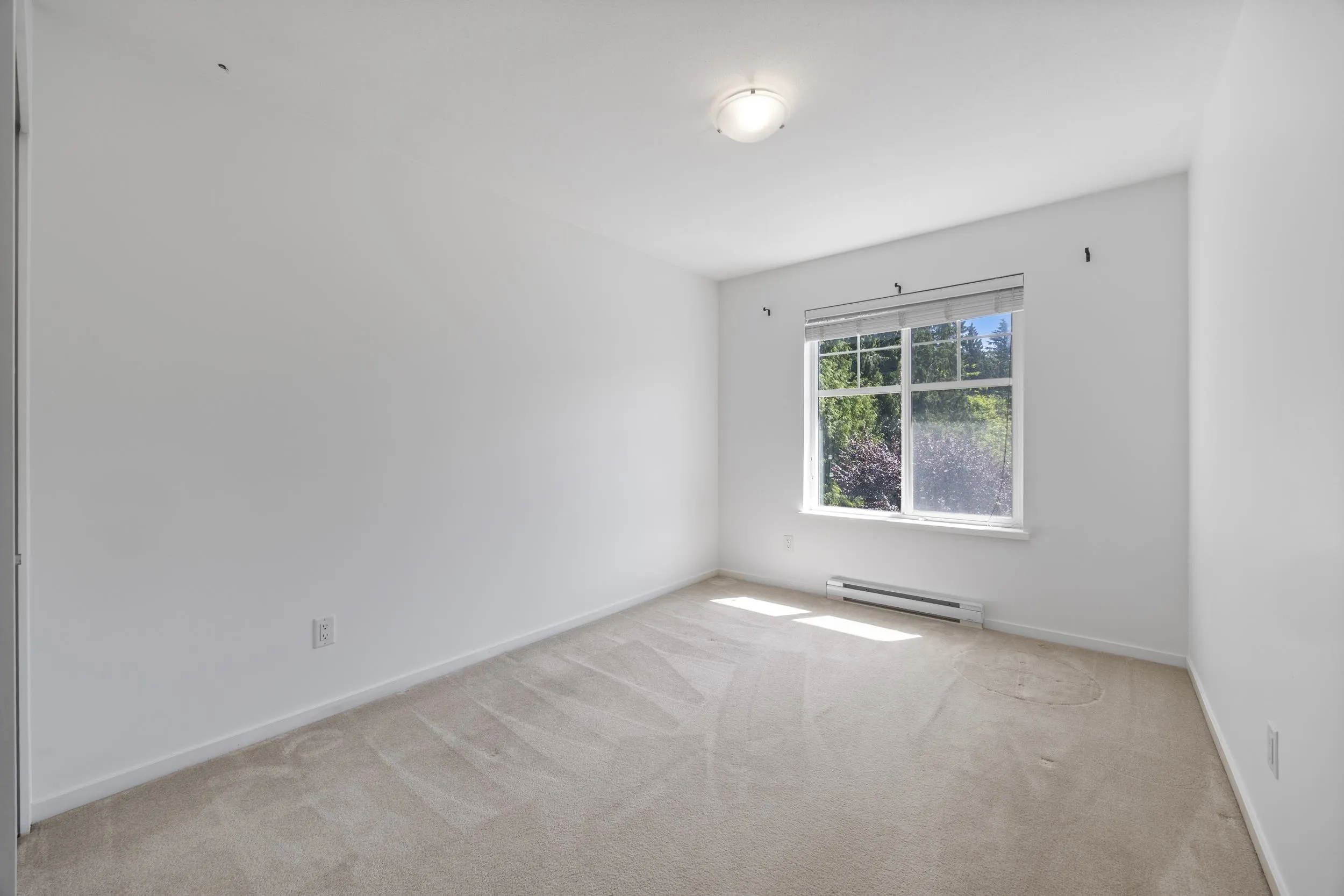 15 10433 158 Street