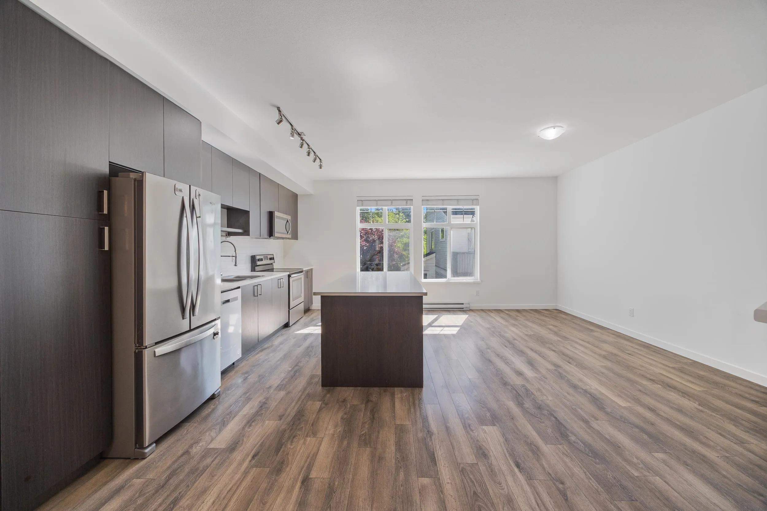 15 10433 158 Street