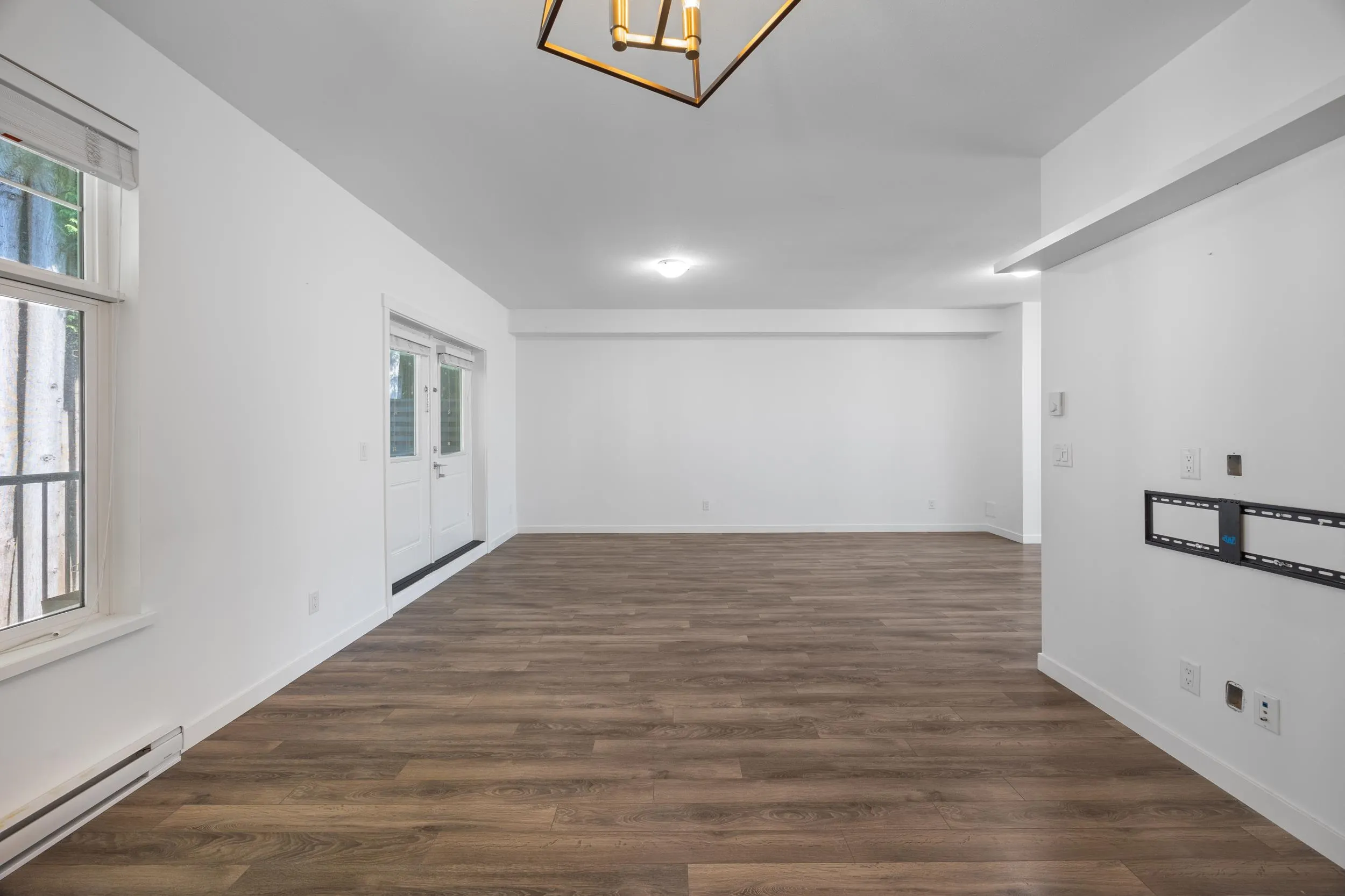 15 10433 158 Street