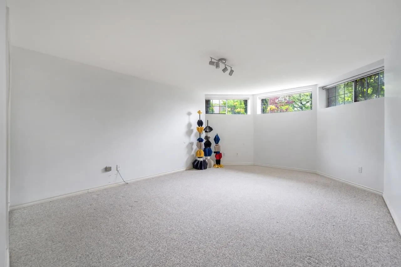 9116 Briar Road