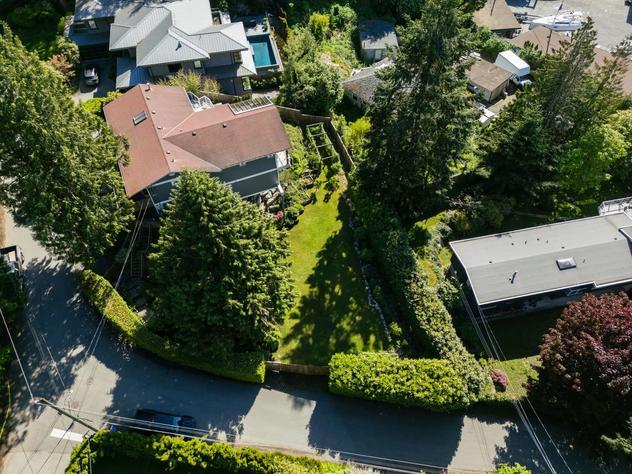 5755 Telegraph Trail