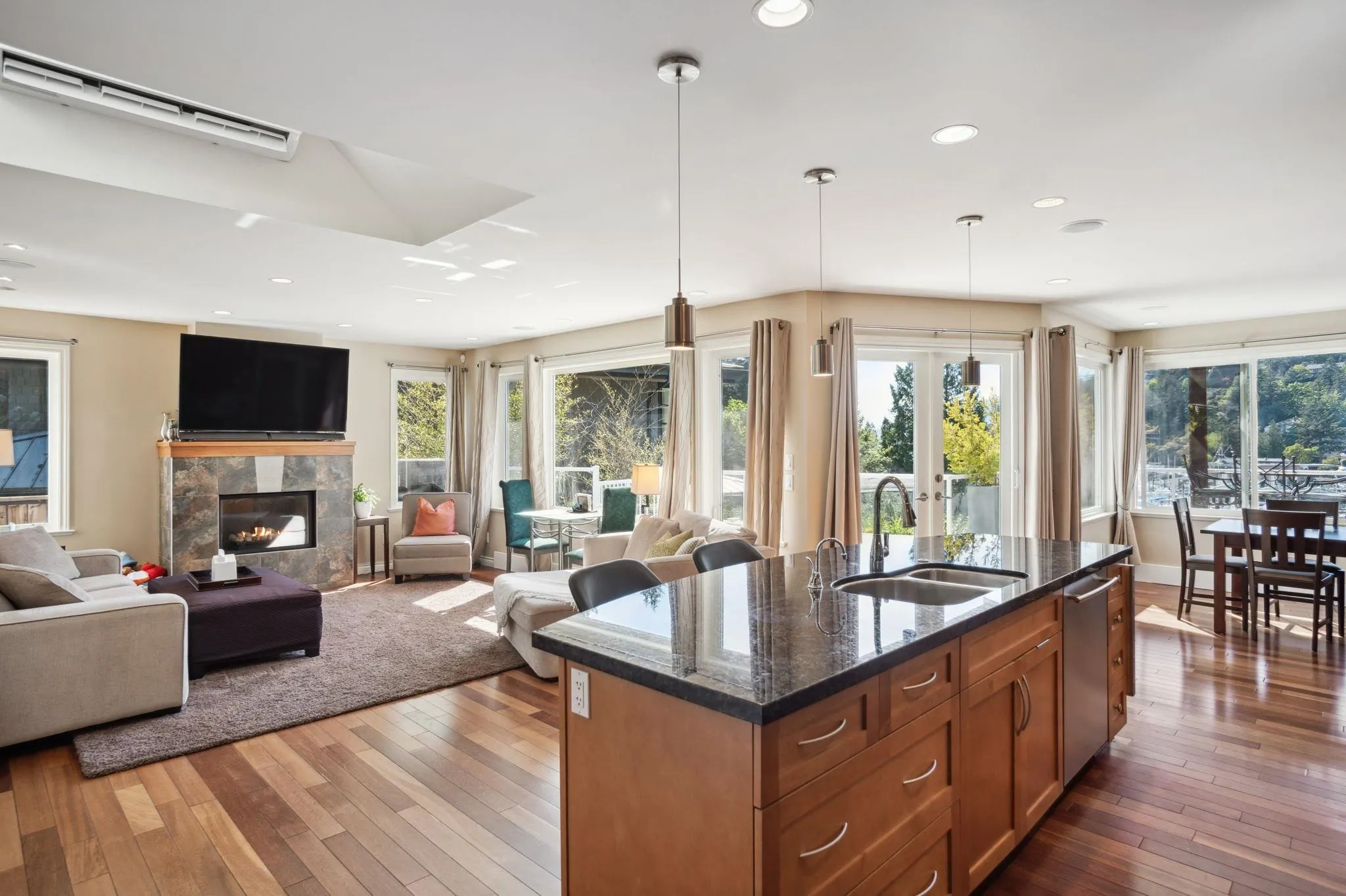 5755 Telegraph Trail