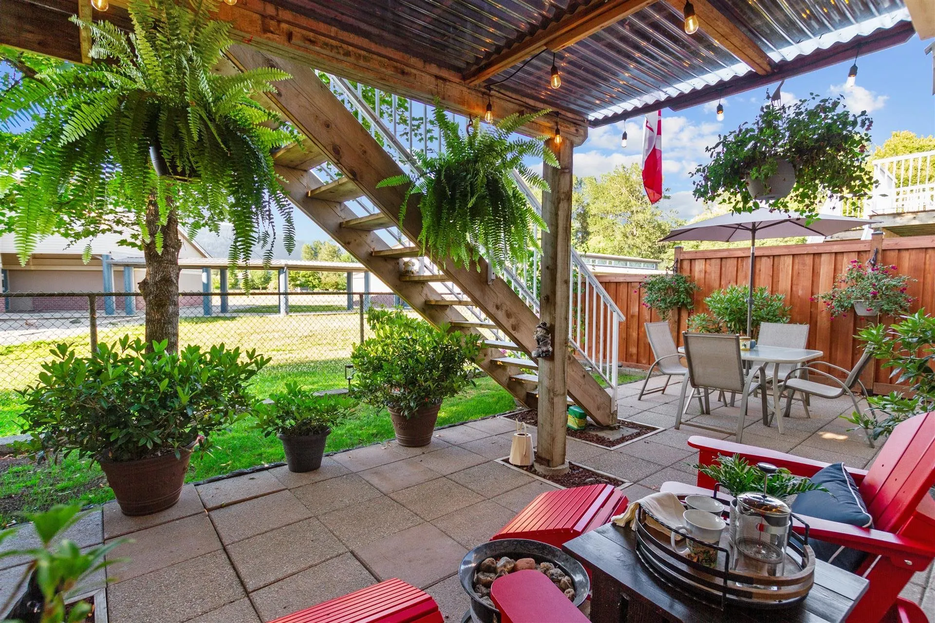 32 1108 Riverside Close