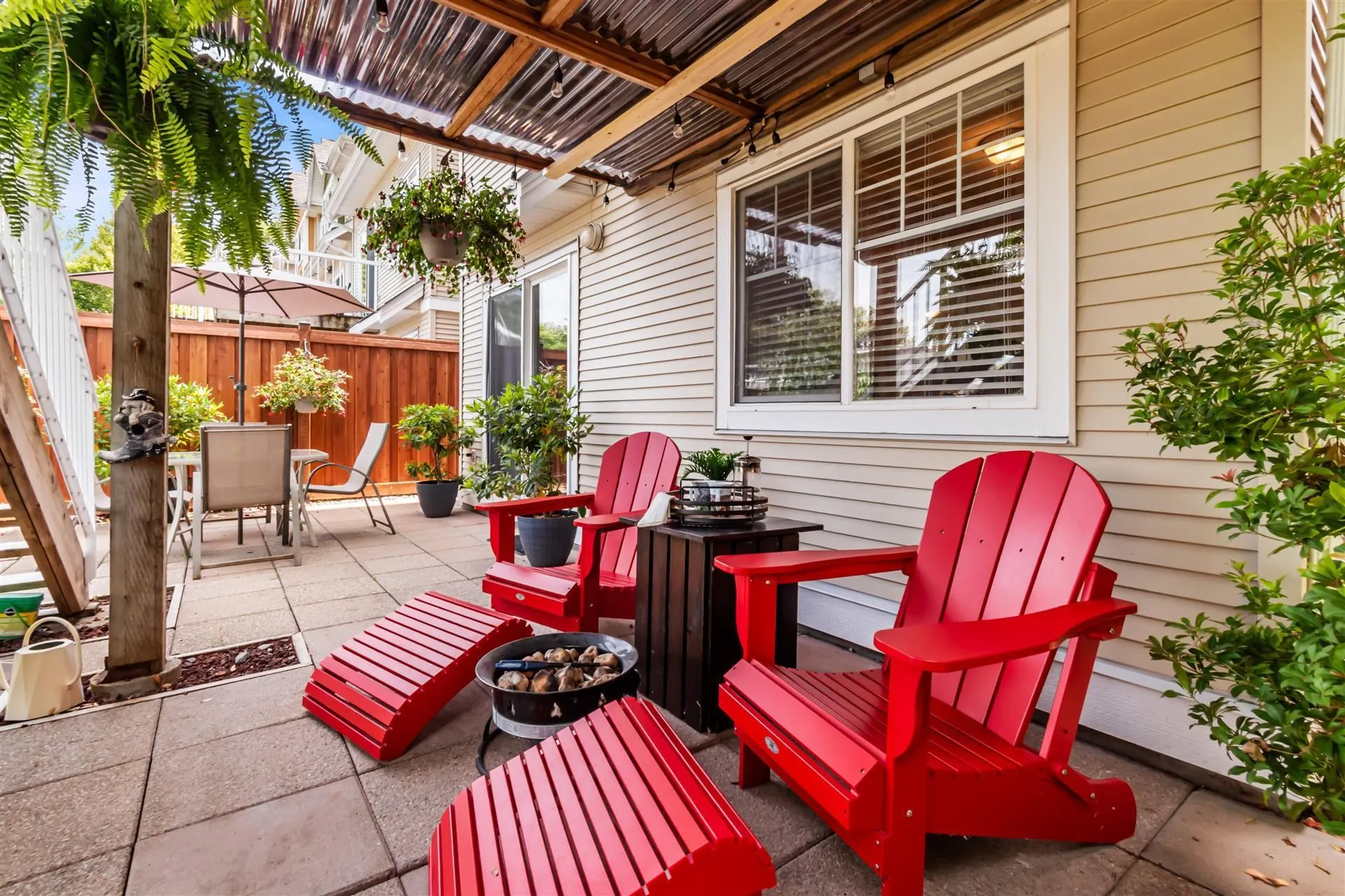 32 1108 Riverside Close