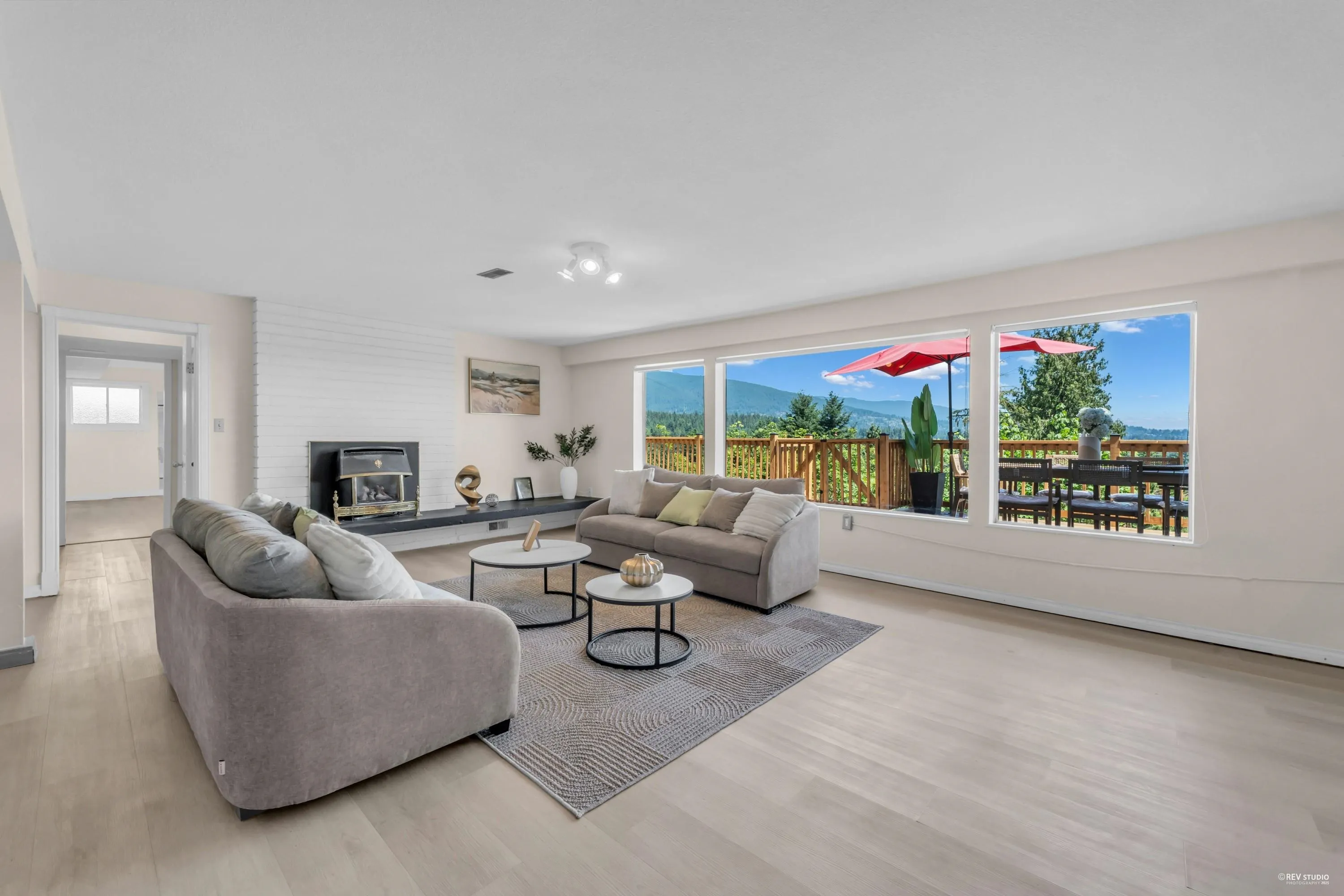 818 Younette Drive