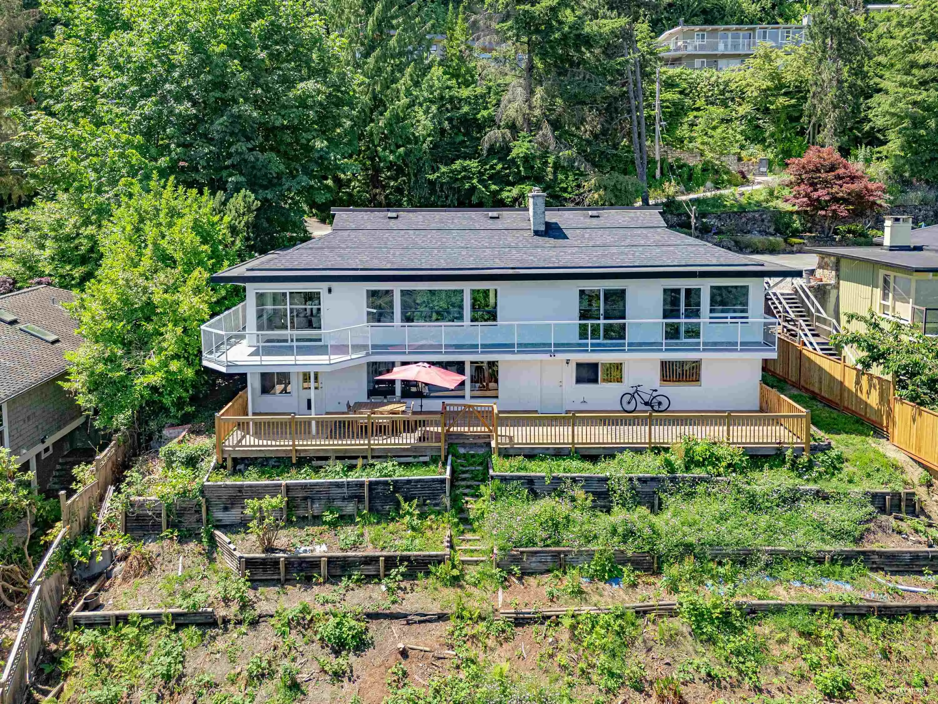 818 Younette Drive