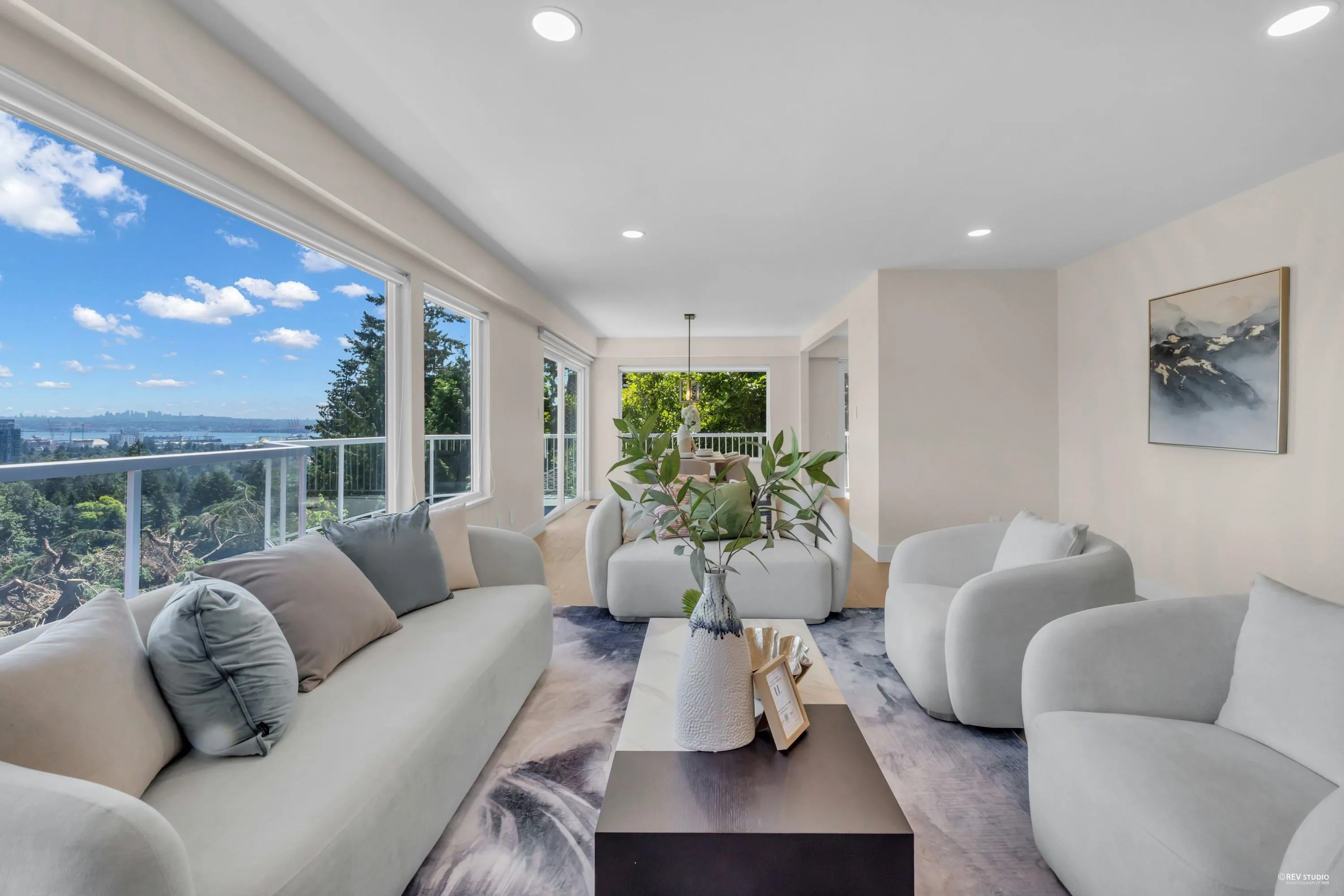 818 Younette Drive