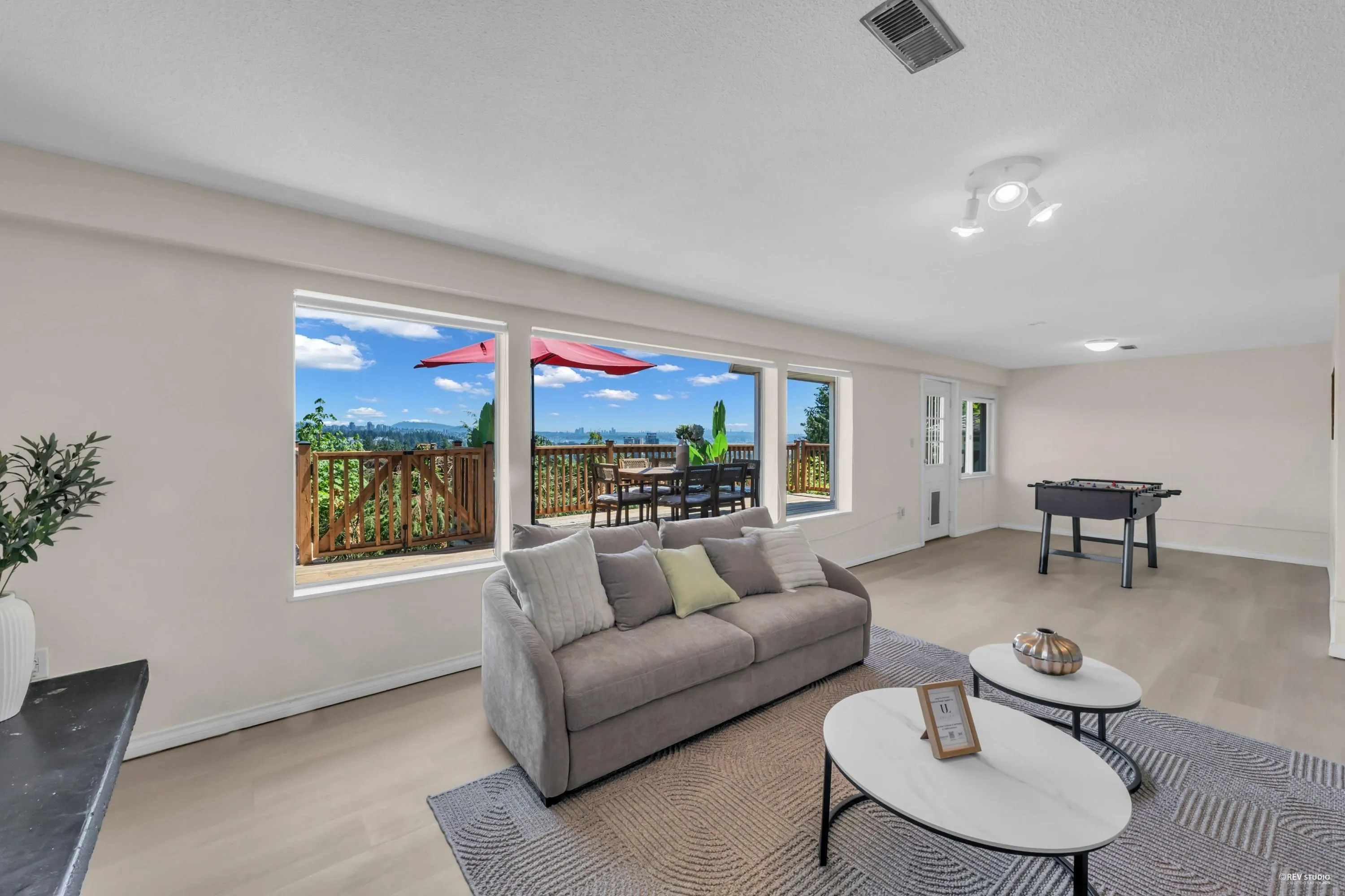 818 Younette Drive