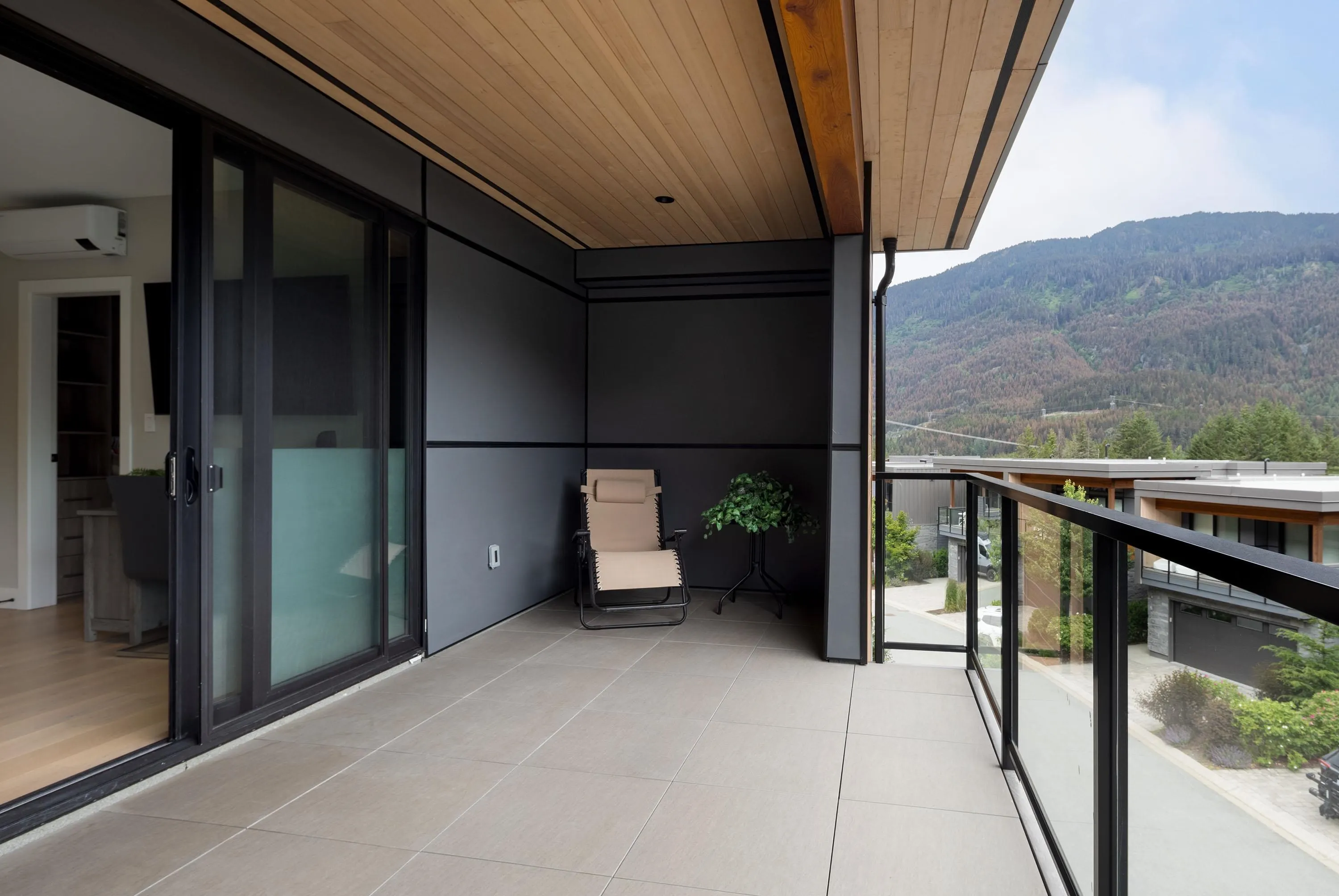 8 1350 Cloudburst Drive