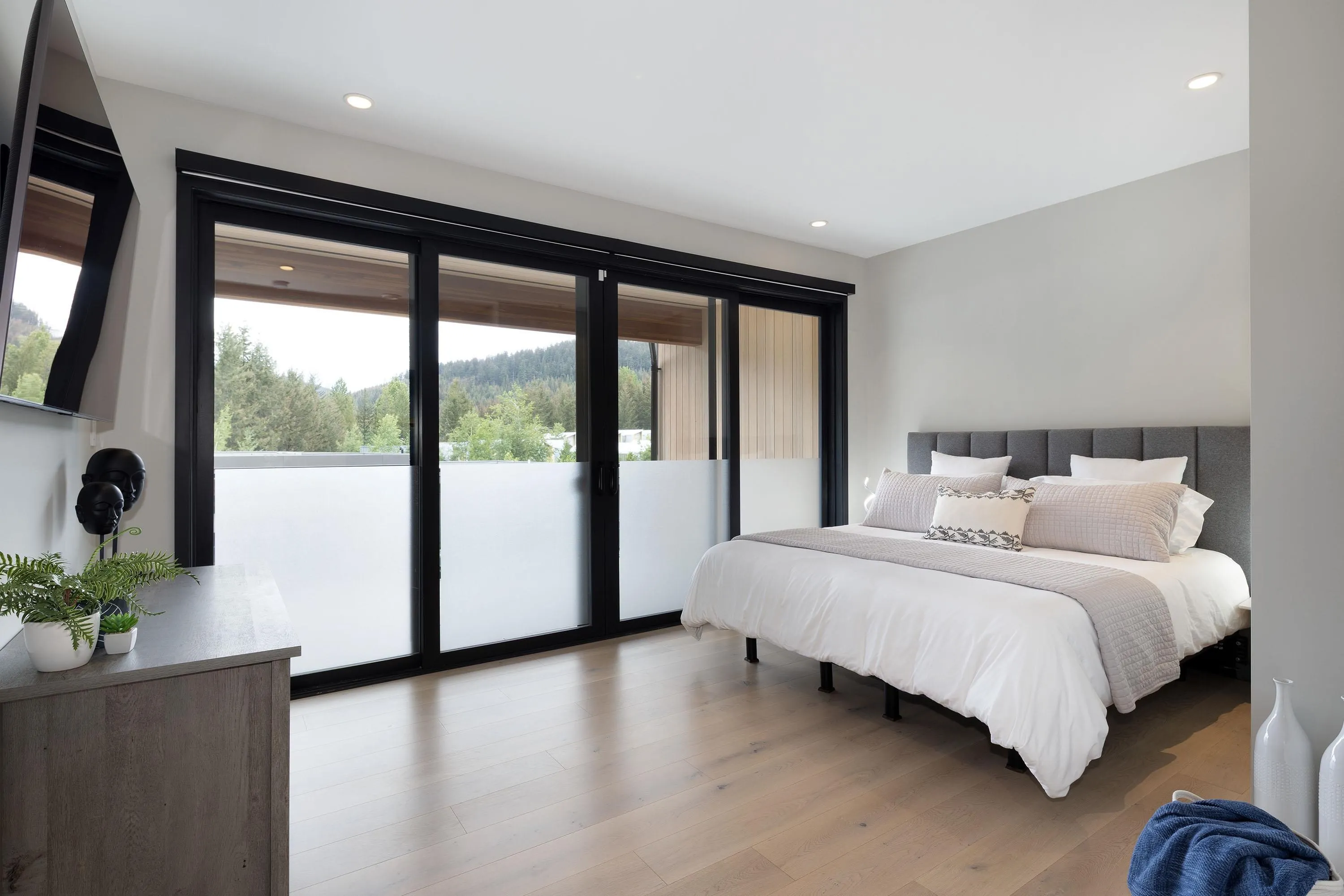 8 1350 Cloudburst Drive