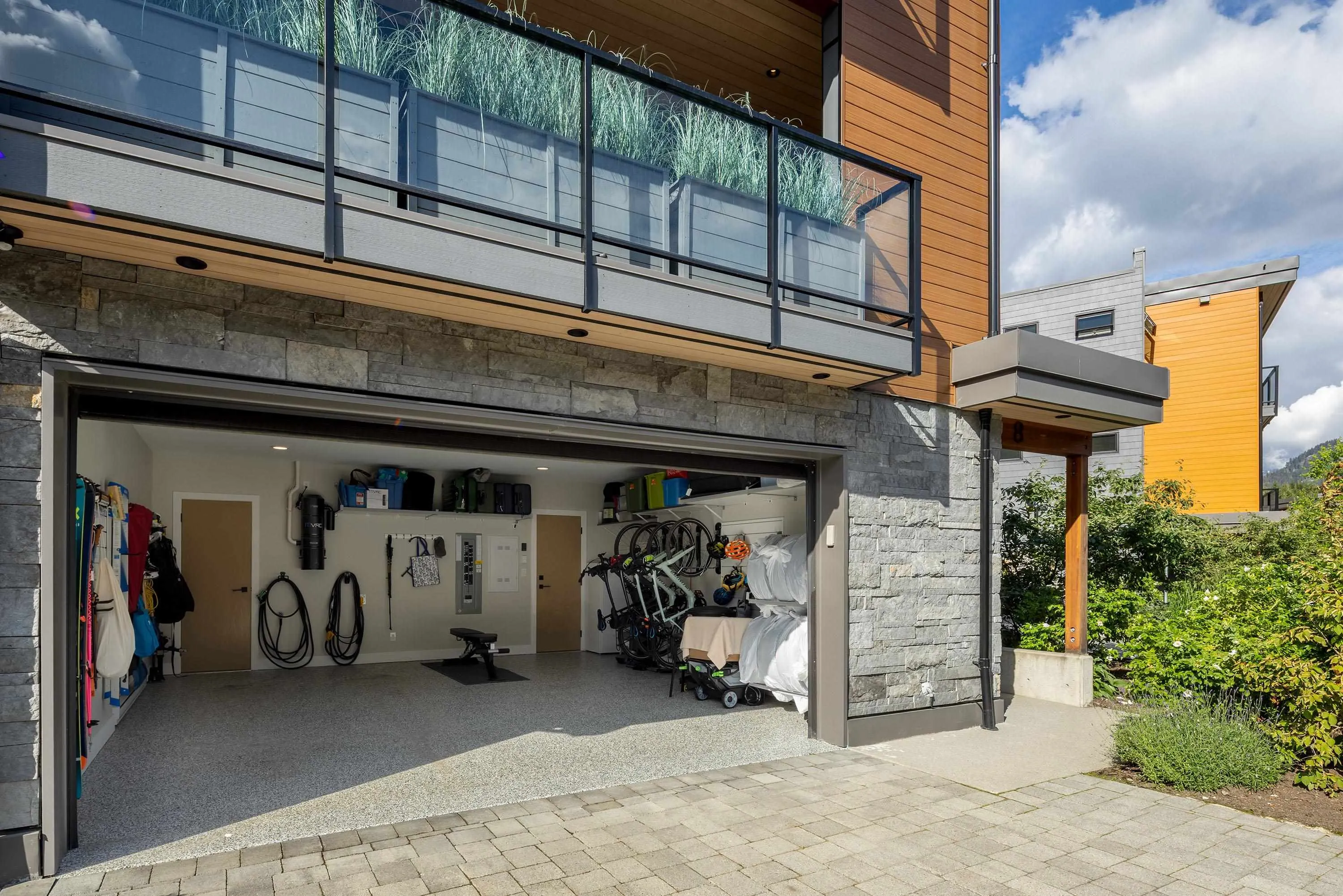 8 1350 Cloudburst Drive