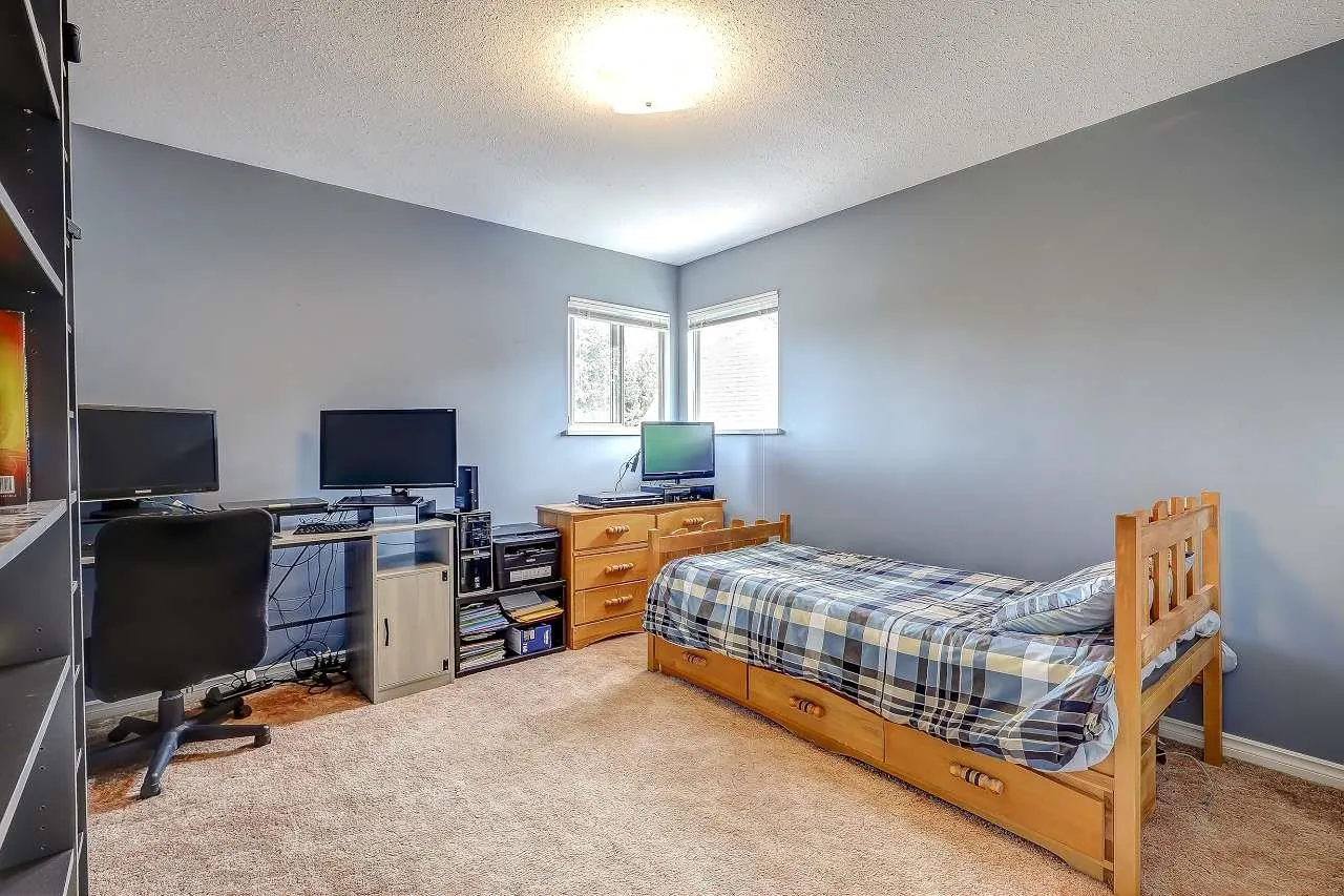 5979 Southpark Grove