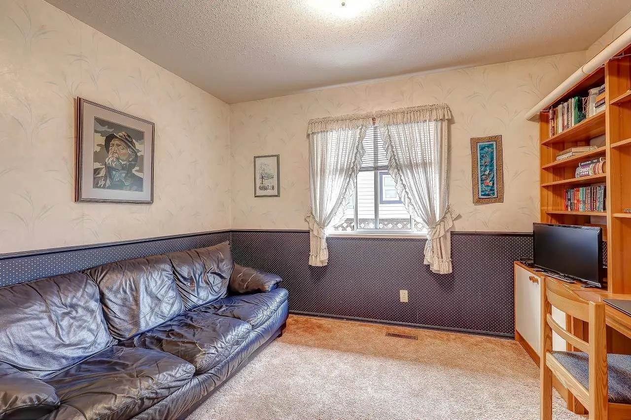 5979 Southpark Grove
