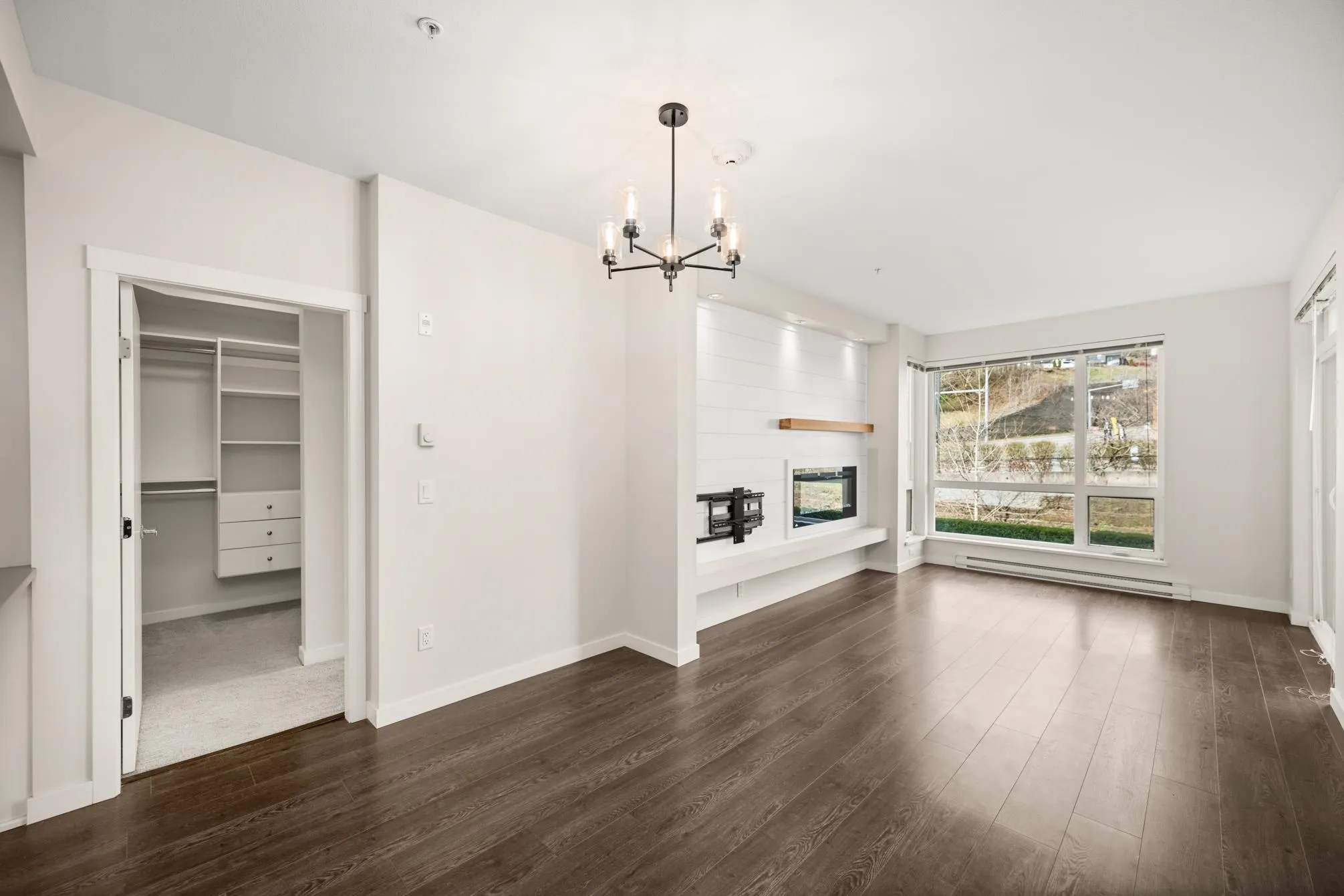 210 2242 Whatcom Road