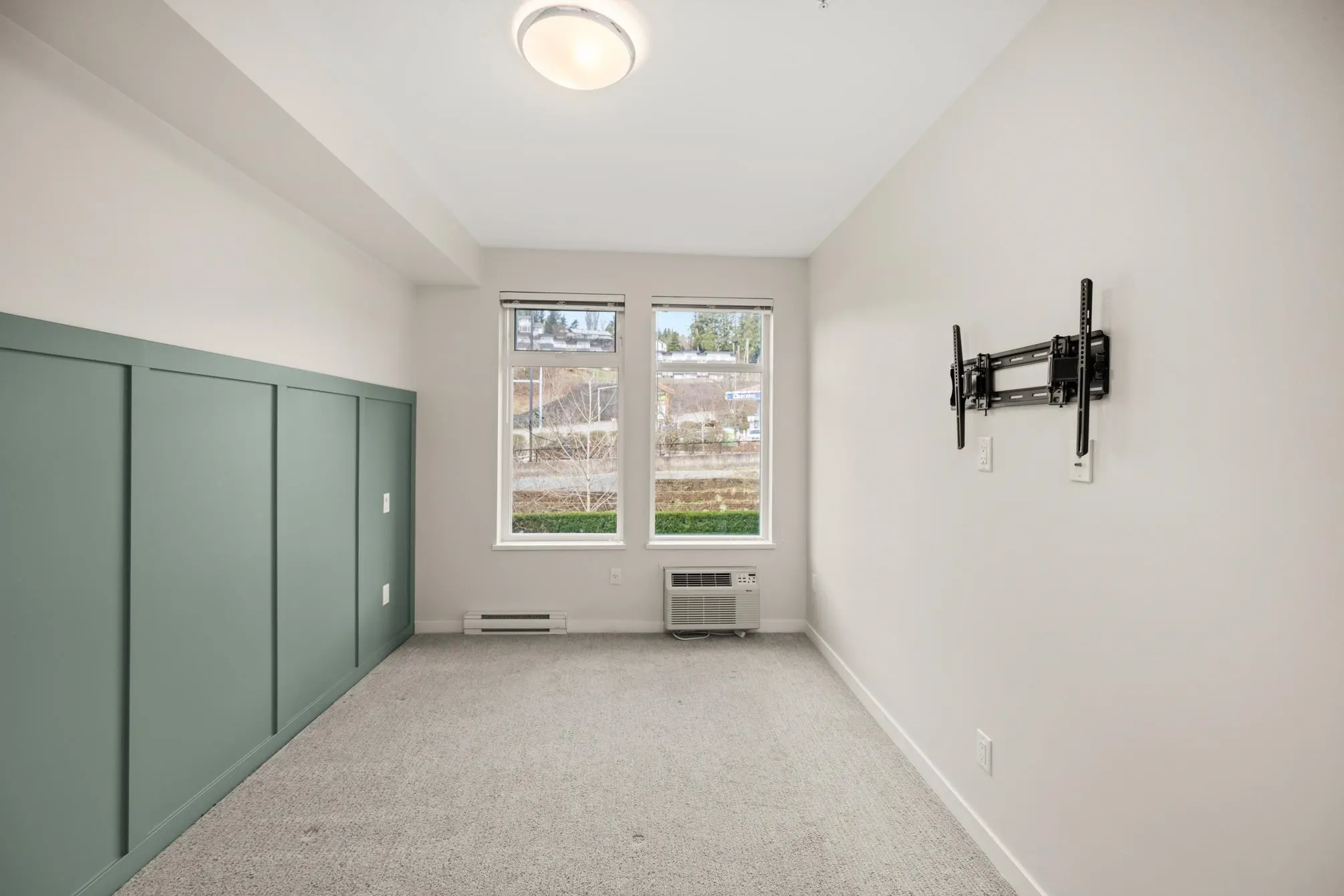 210 2242 Whatcom Road