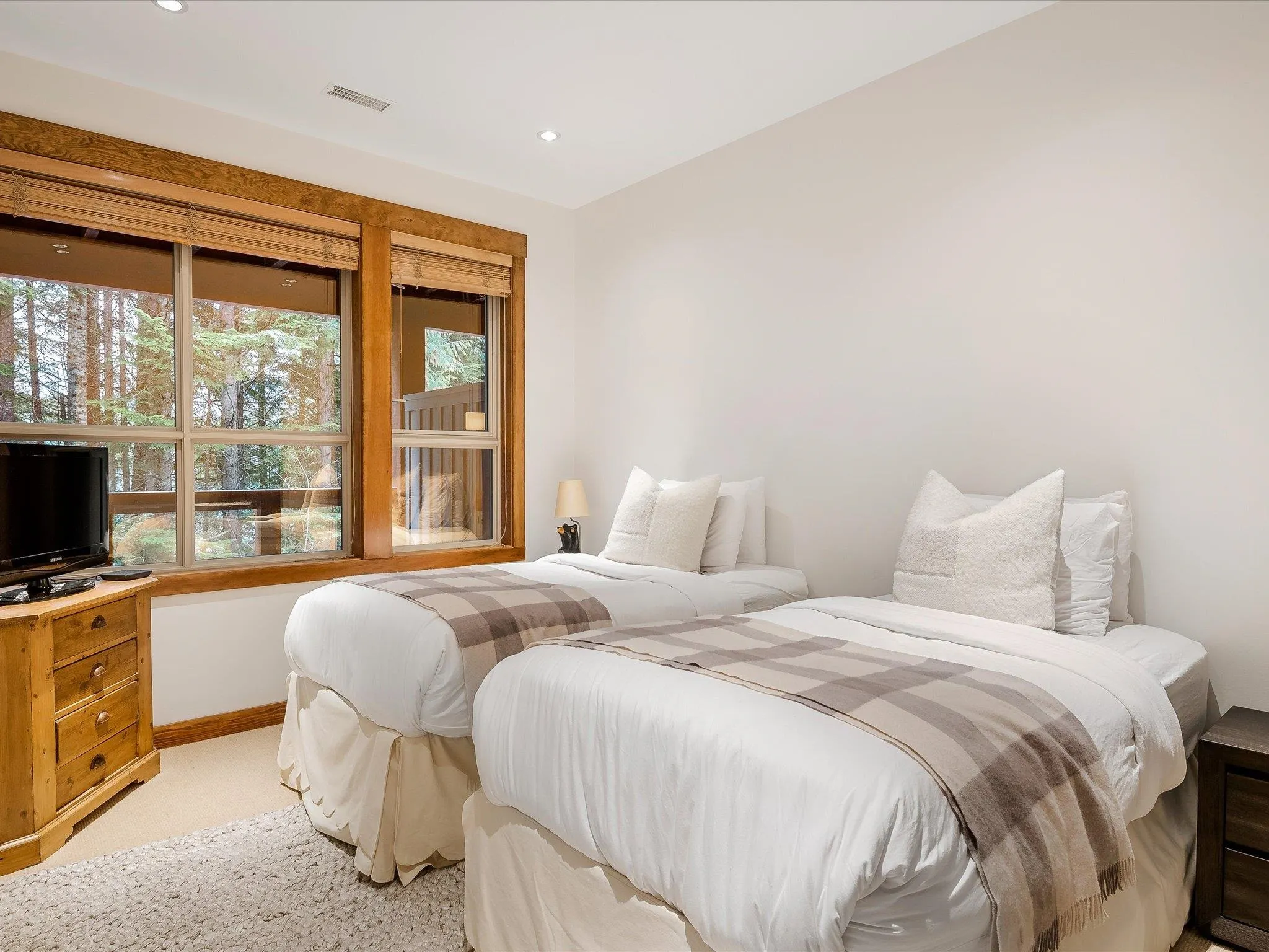 1 4668 Blackcomb Way