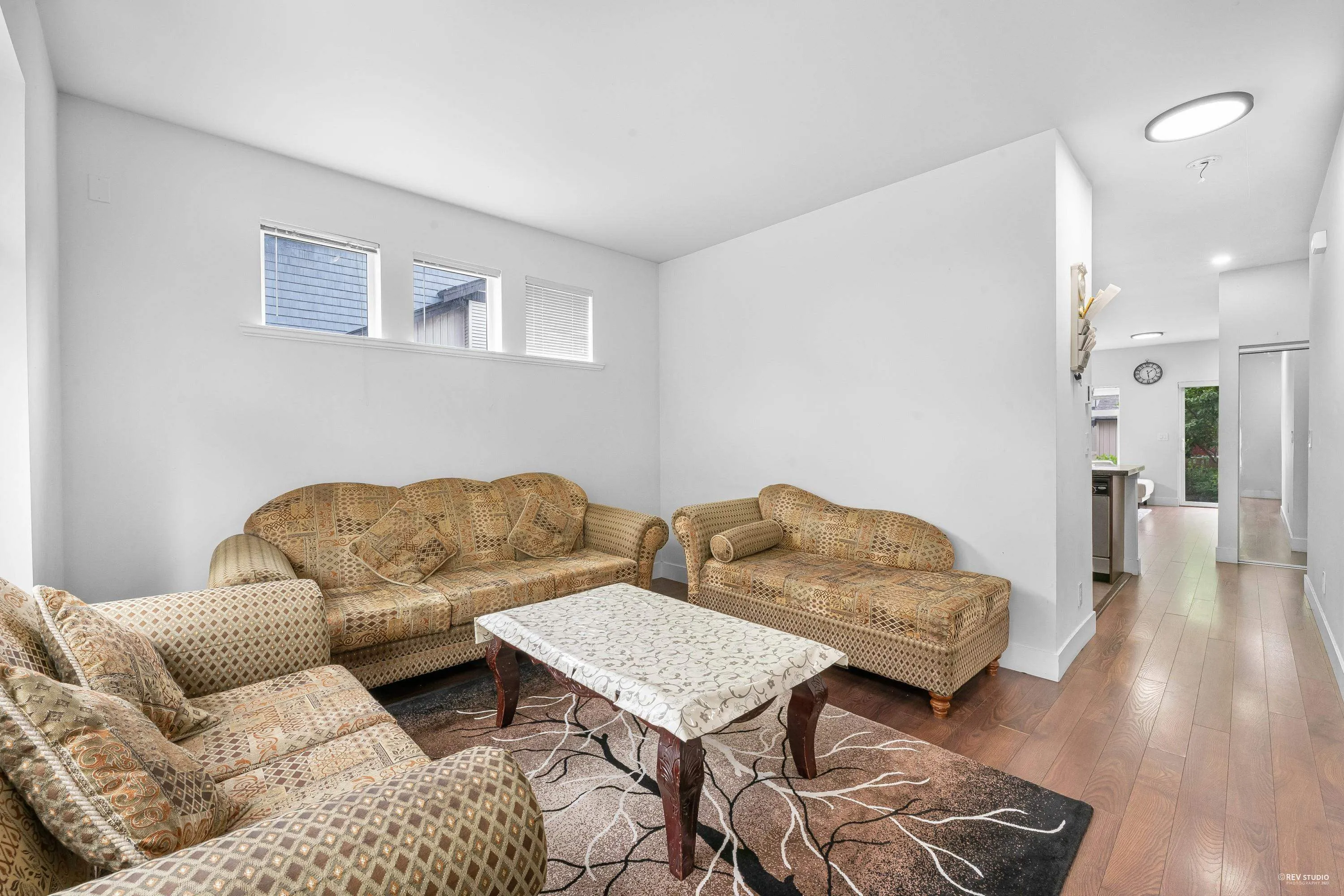76 6299 144 Street