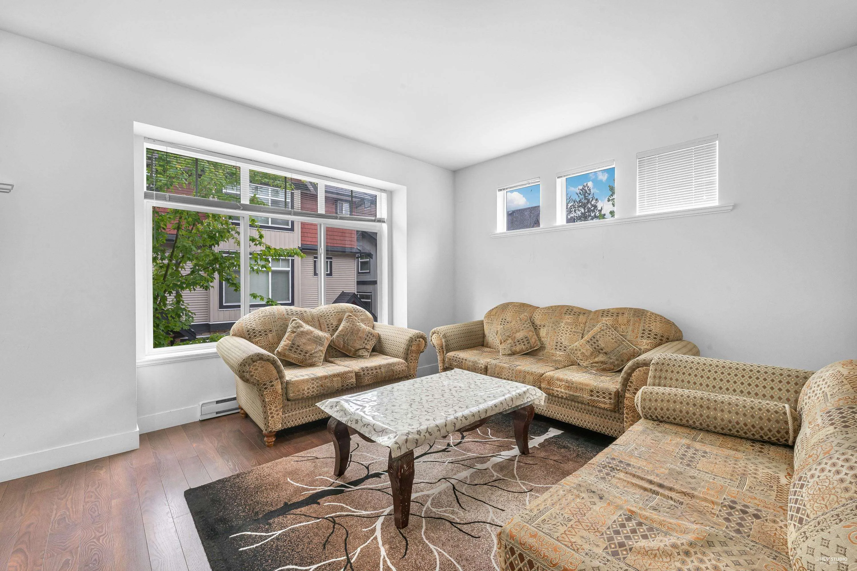 76 6299 144 Street