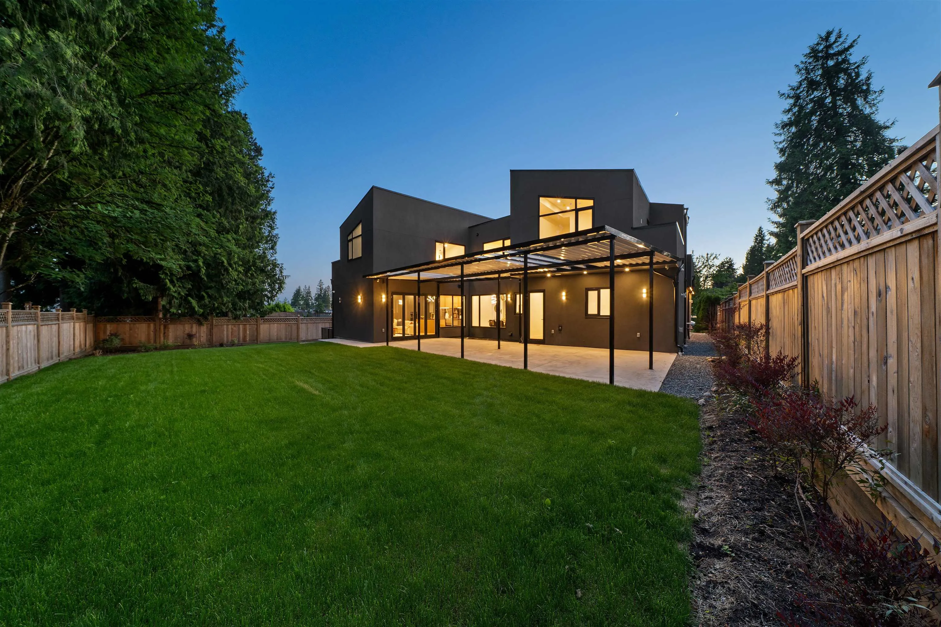 687 Poplar Street