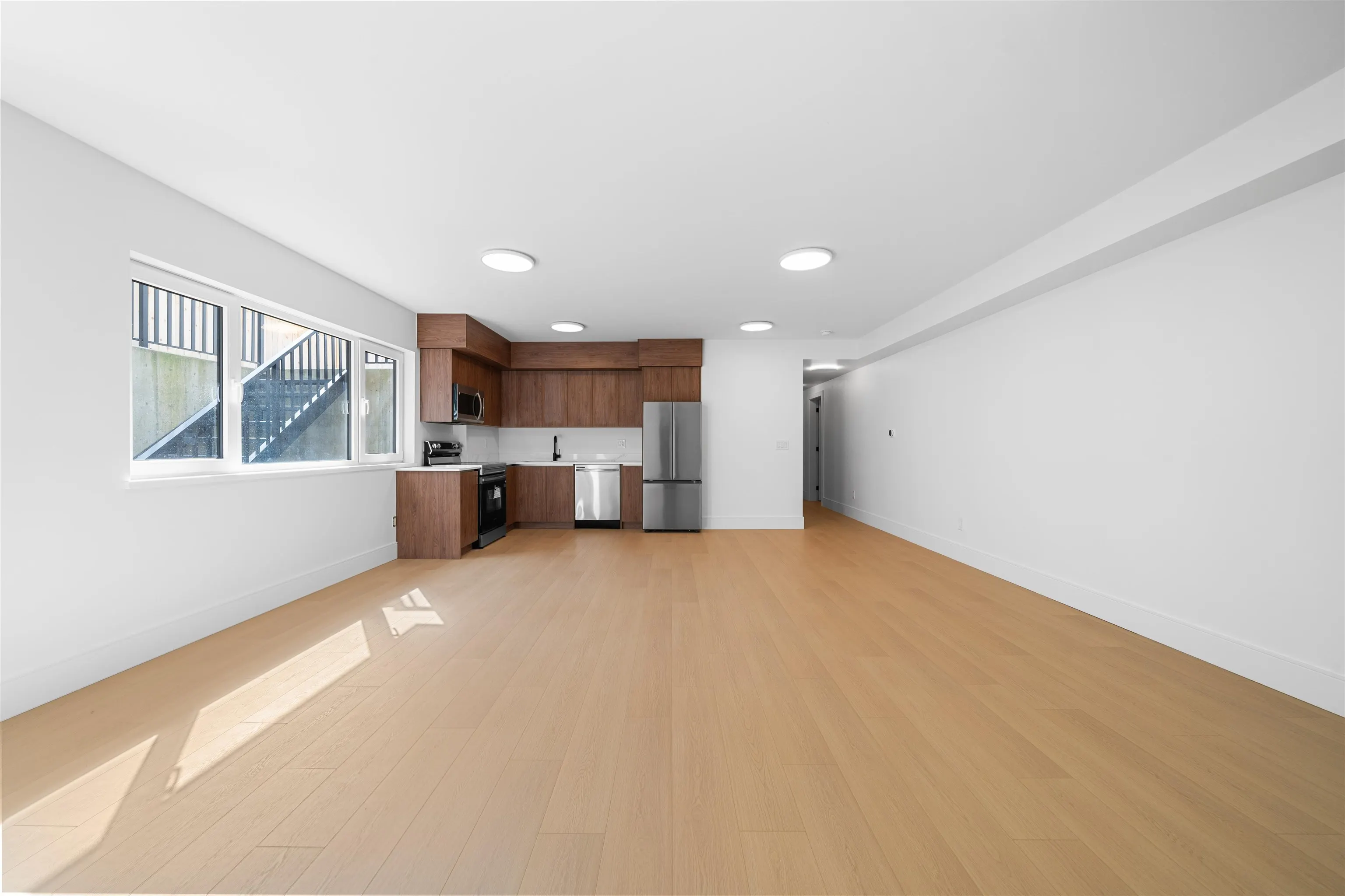 687 Poplar Street
