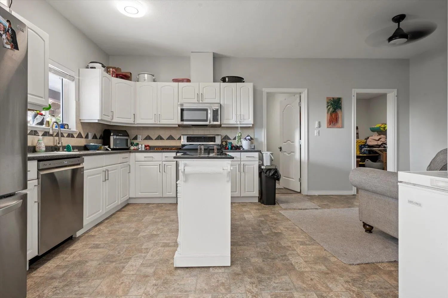 3552 Bassano Terrace
