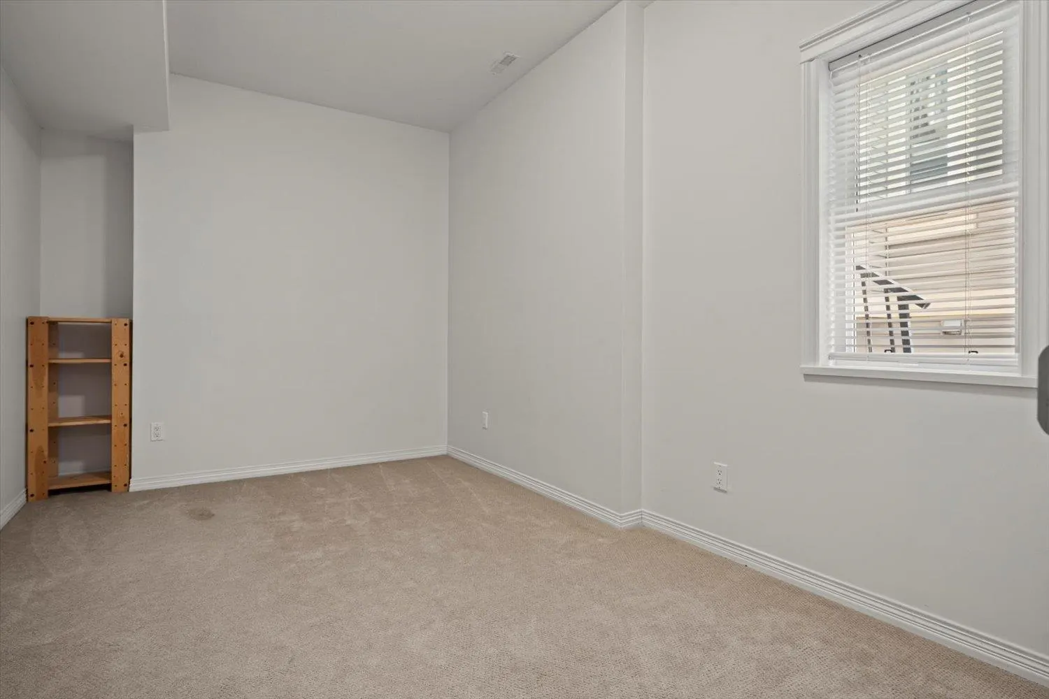 3552 Bassano Terrace
