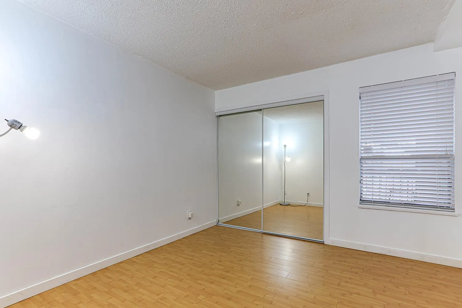 205 7831 No. 1 Road