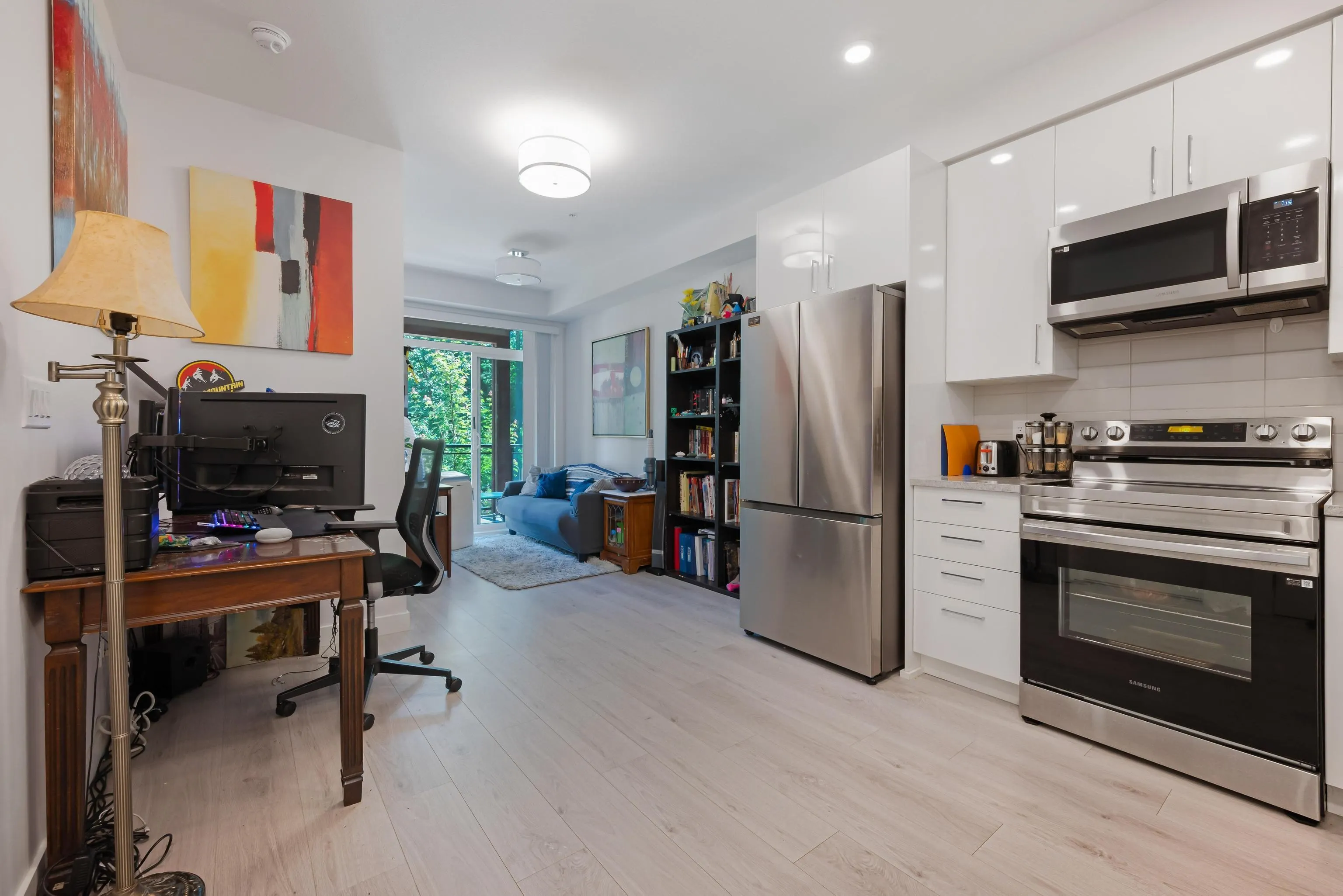 201 32690 14 Avenue