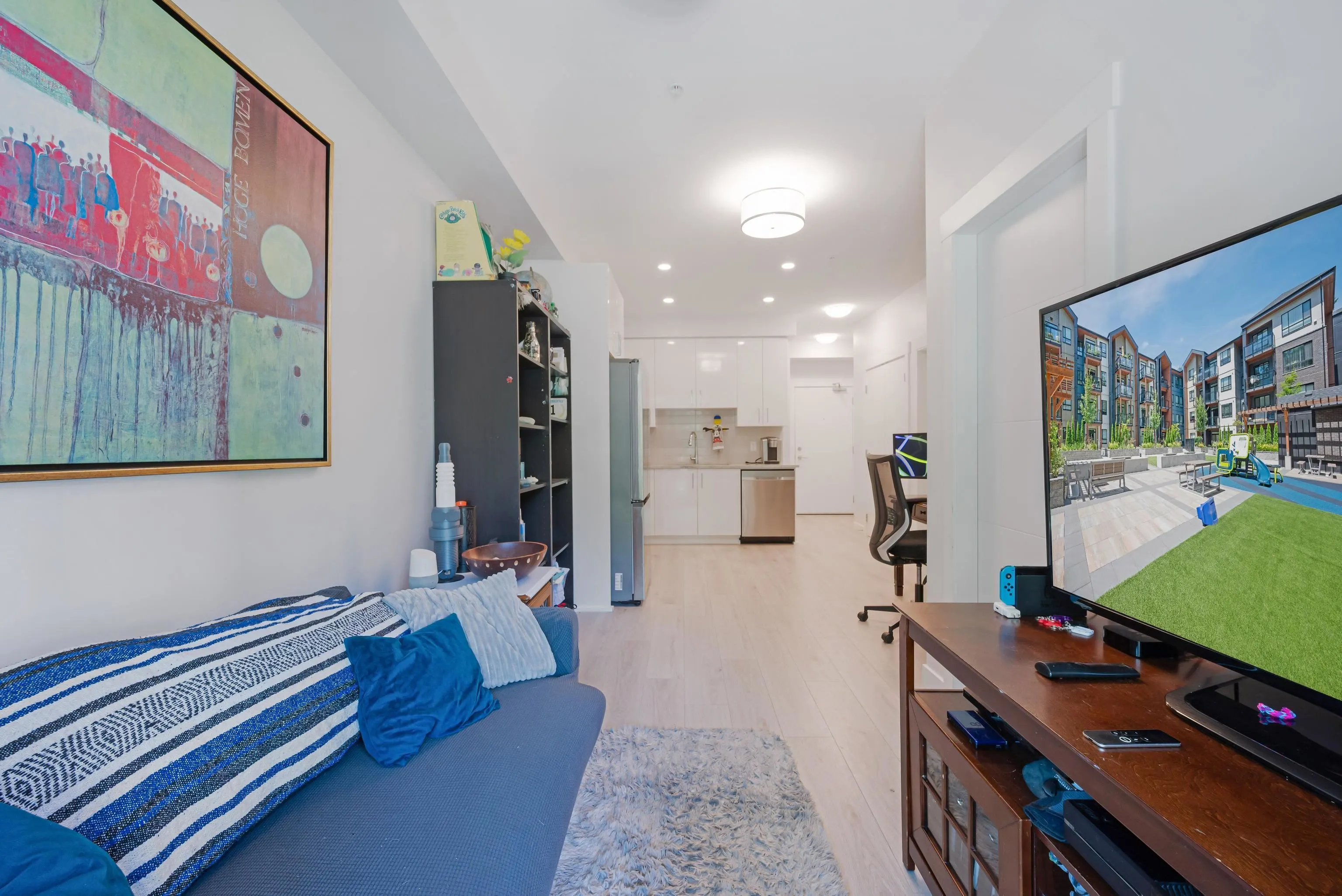 201 32690 14 Avenue