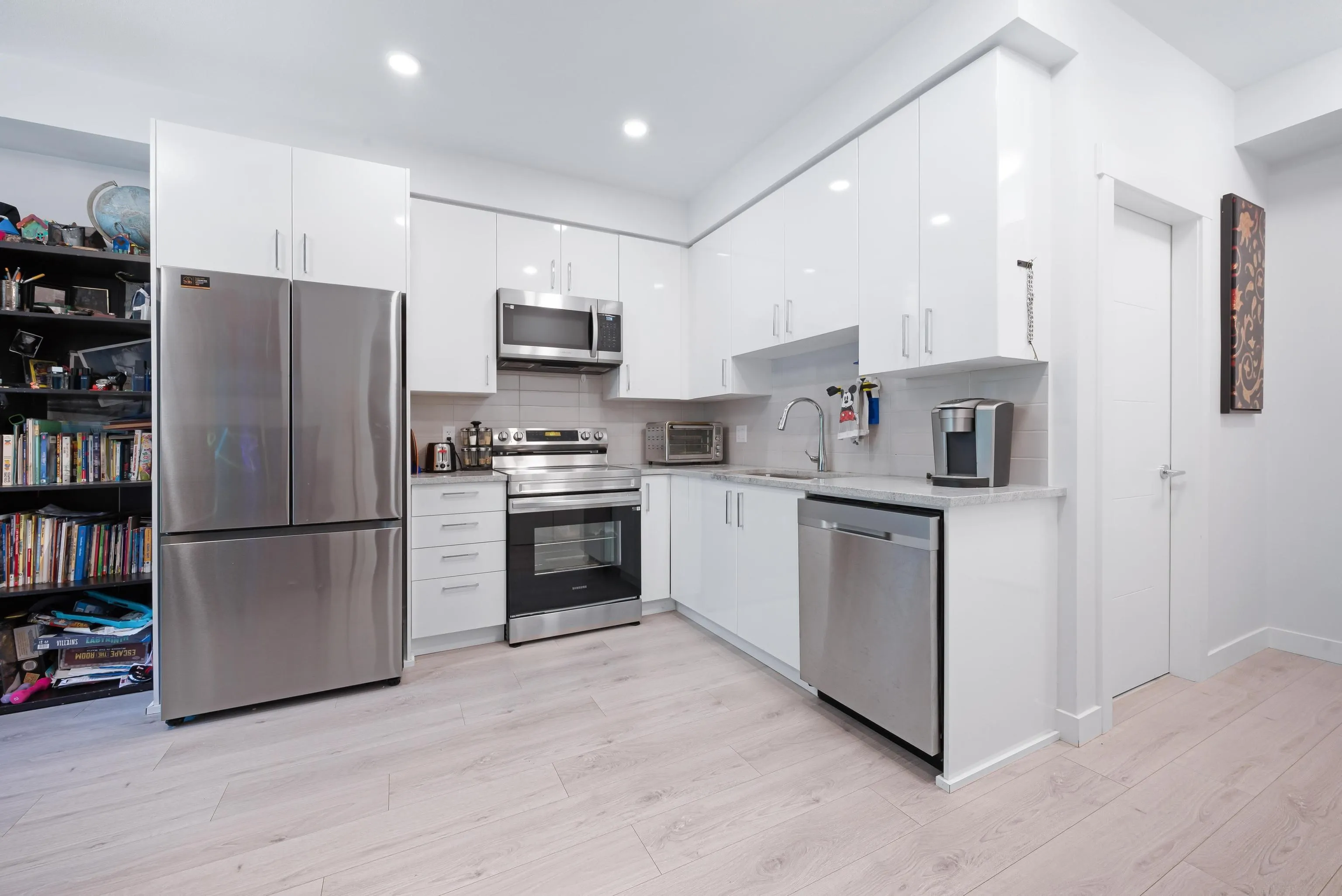 201 32690 14 Avenue