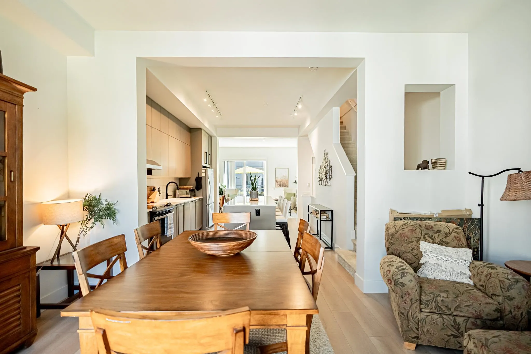 56 4638 Orca Way