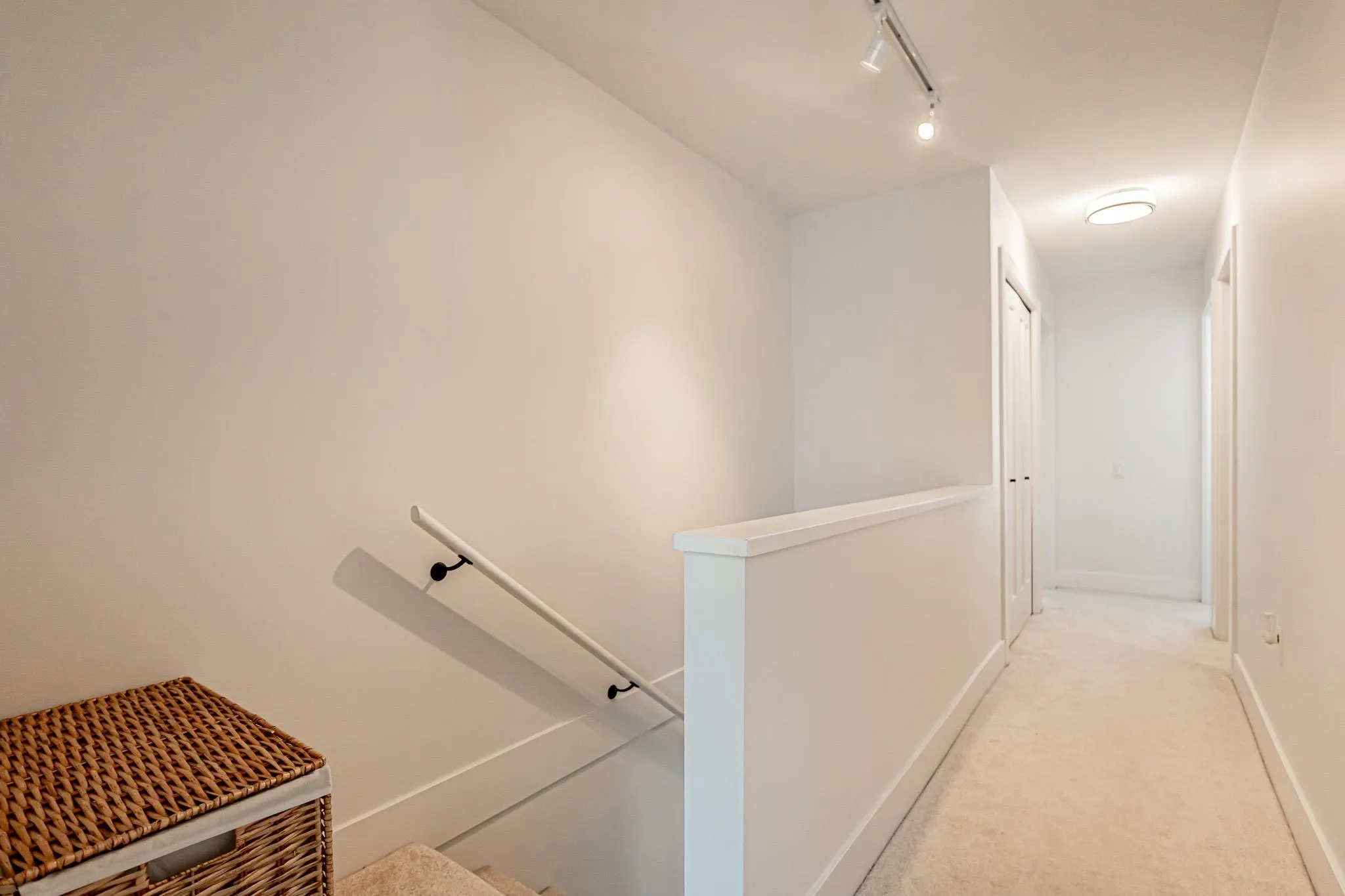 56 4638 Orca Way