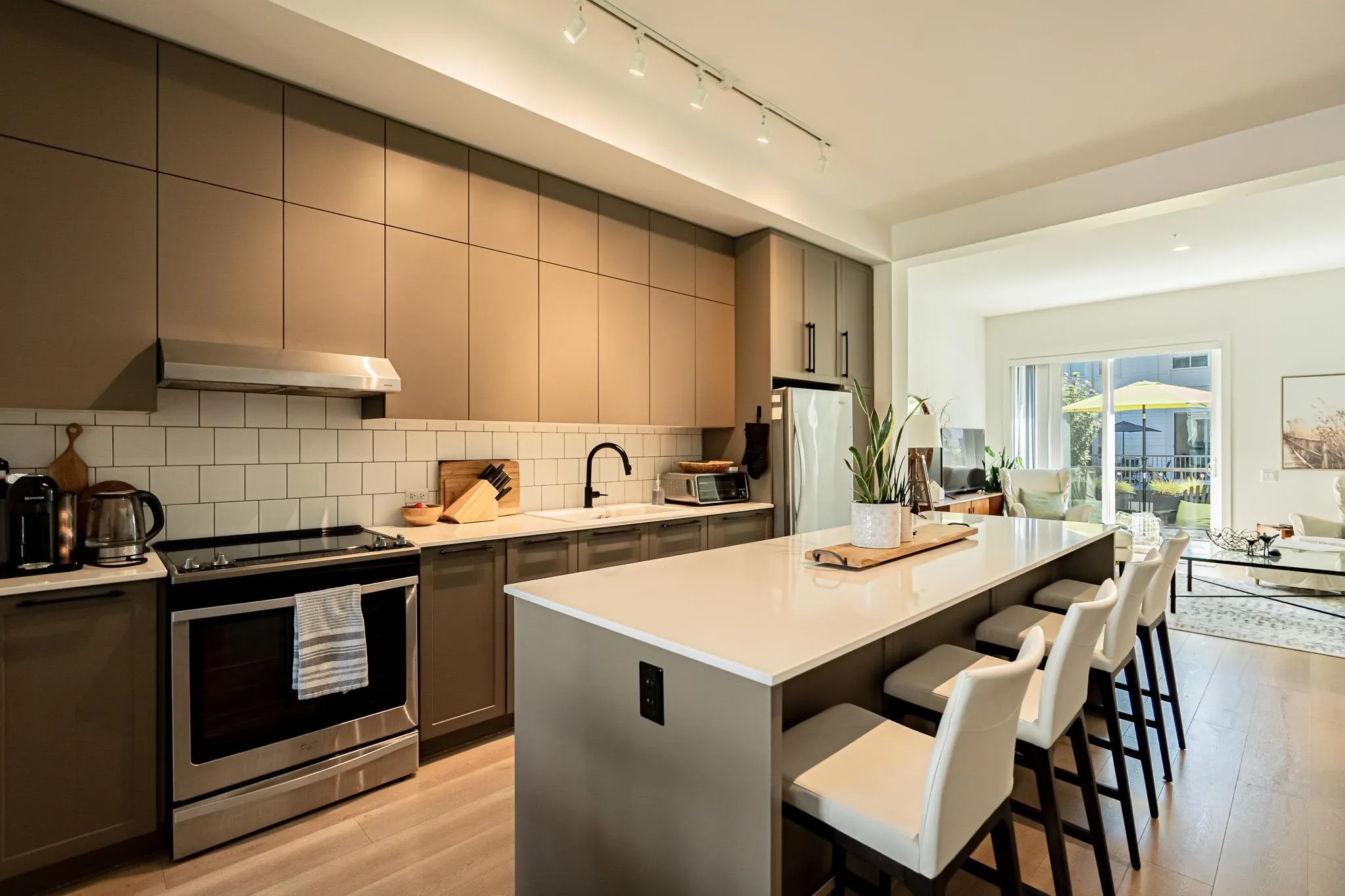 56 4638 Orca Way