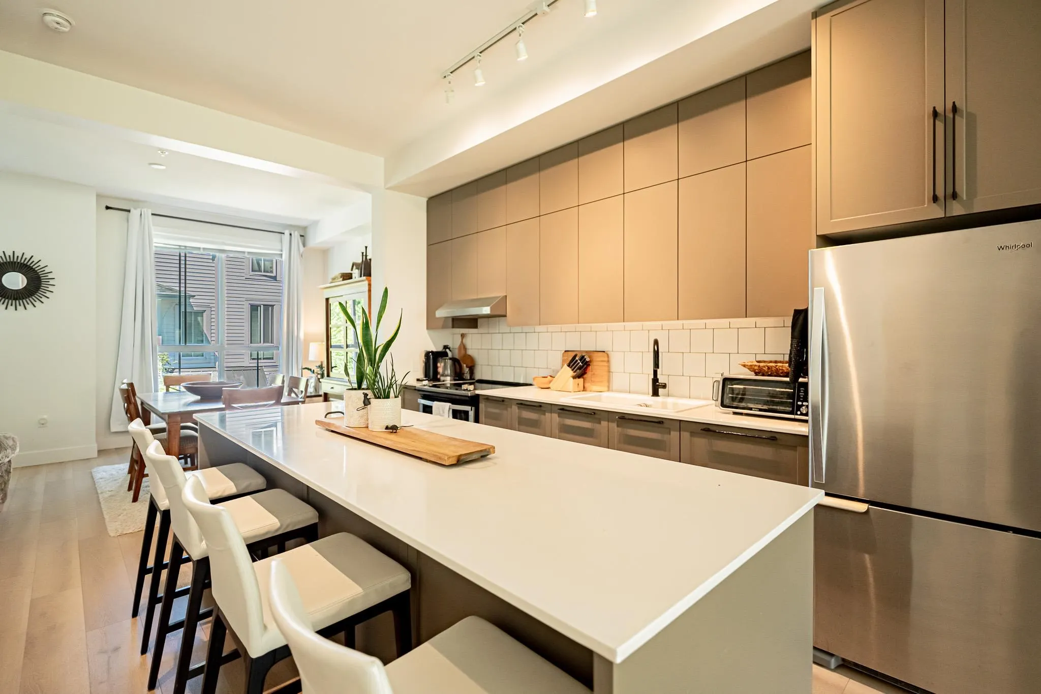 56 4638 Orca Way