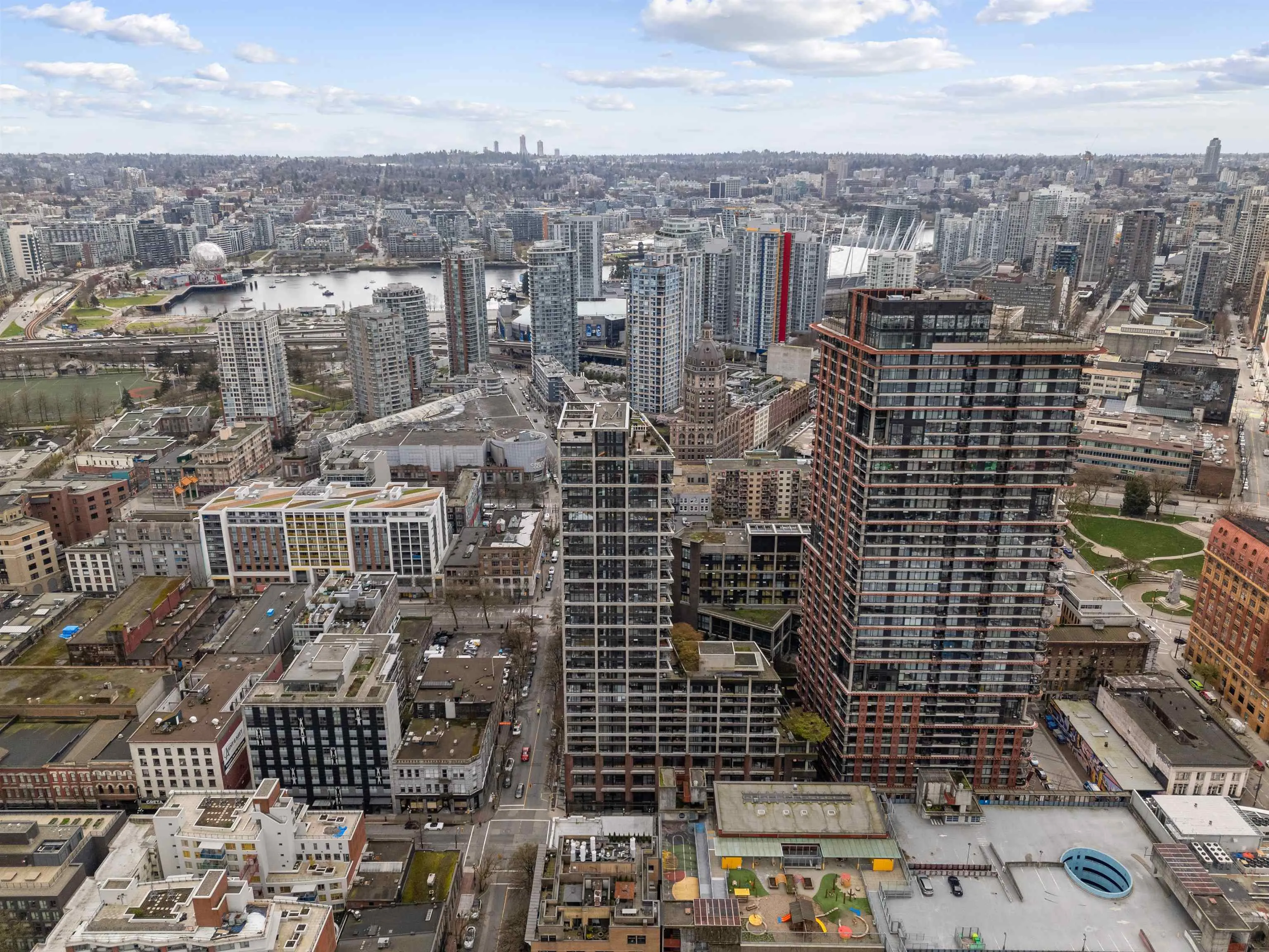 1407 108 W Cordova Street