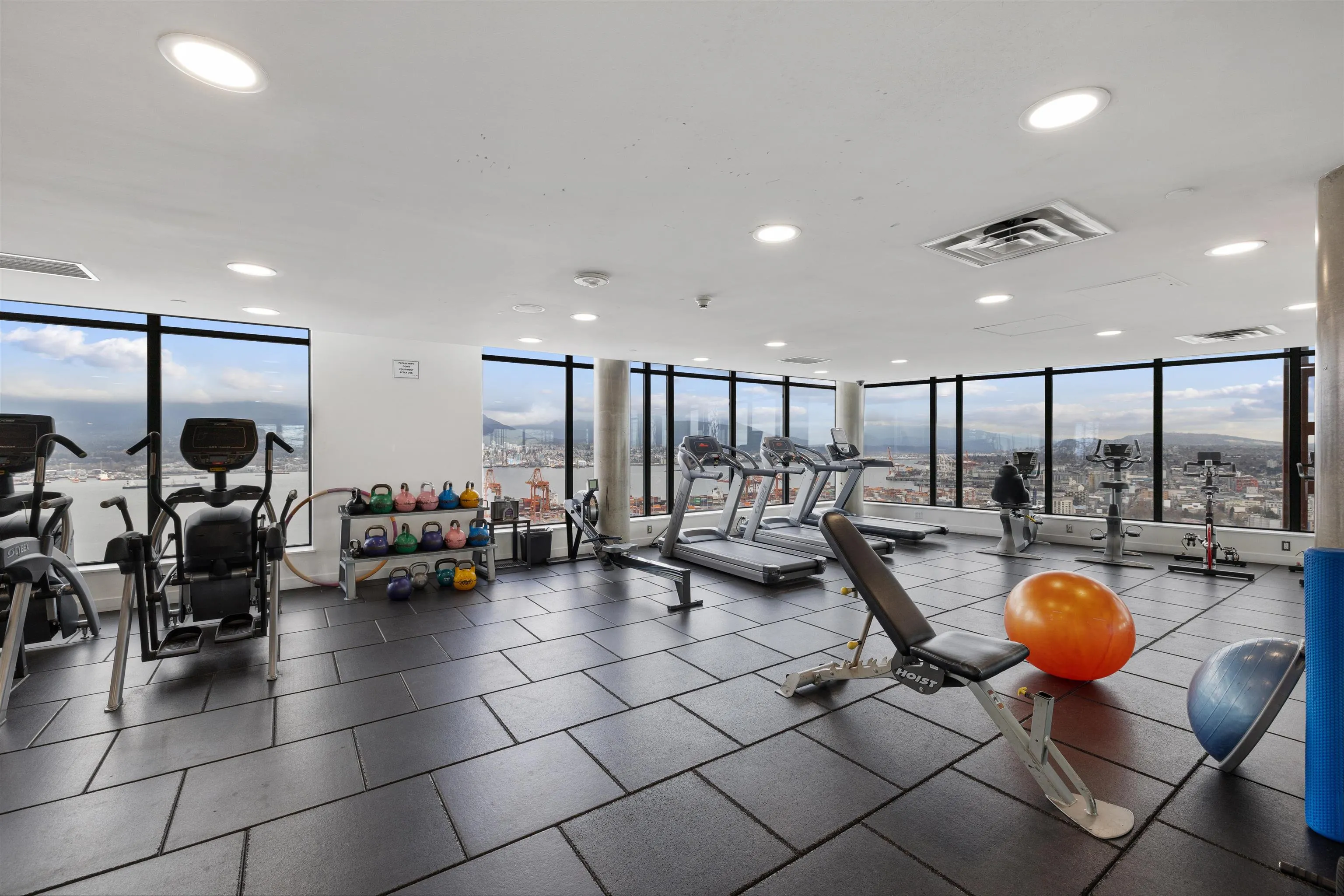 1407 108 W Cordova Street