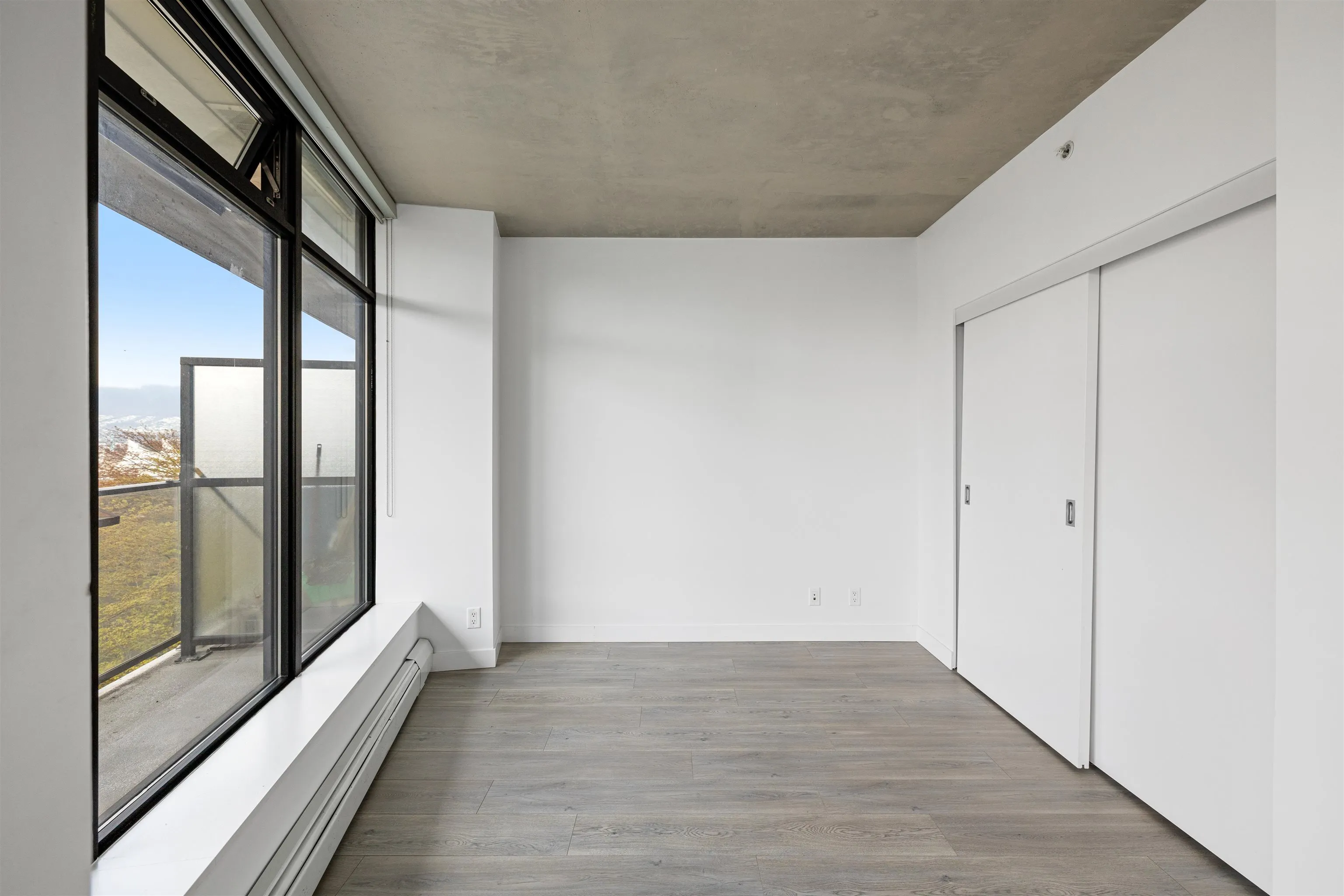 1407 108 W Cordova Street
