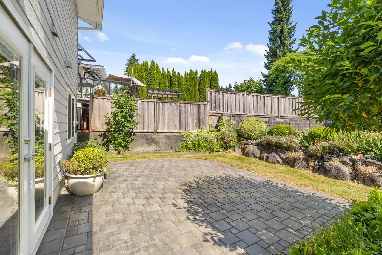 1605 Hemlock Place