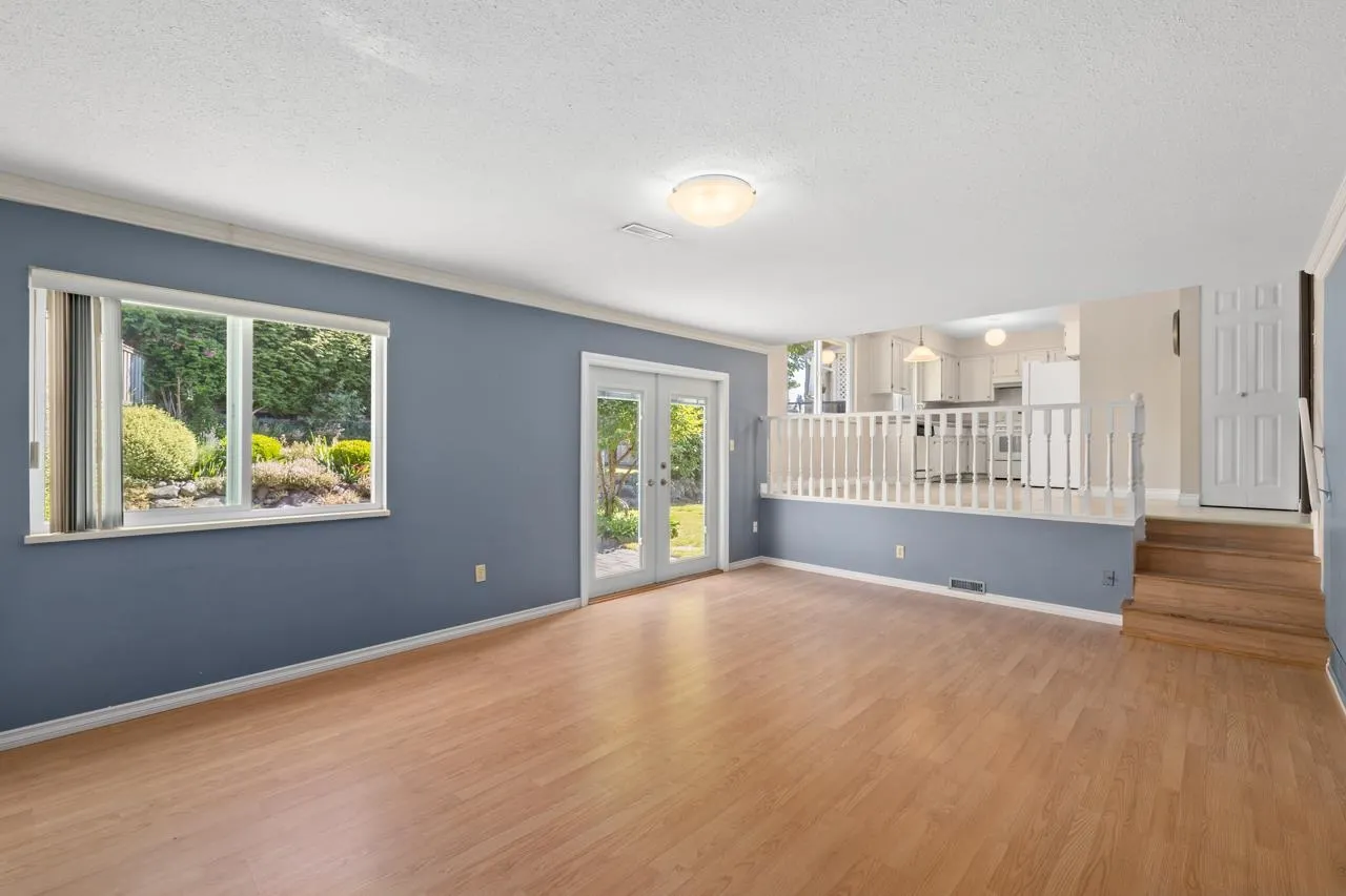 1605 Hemlock Place